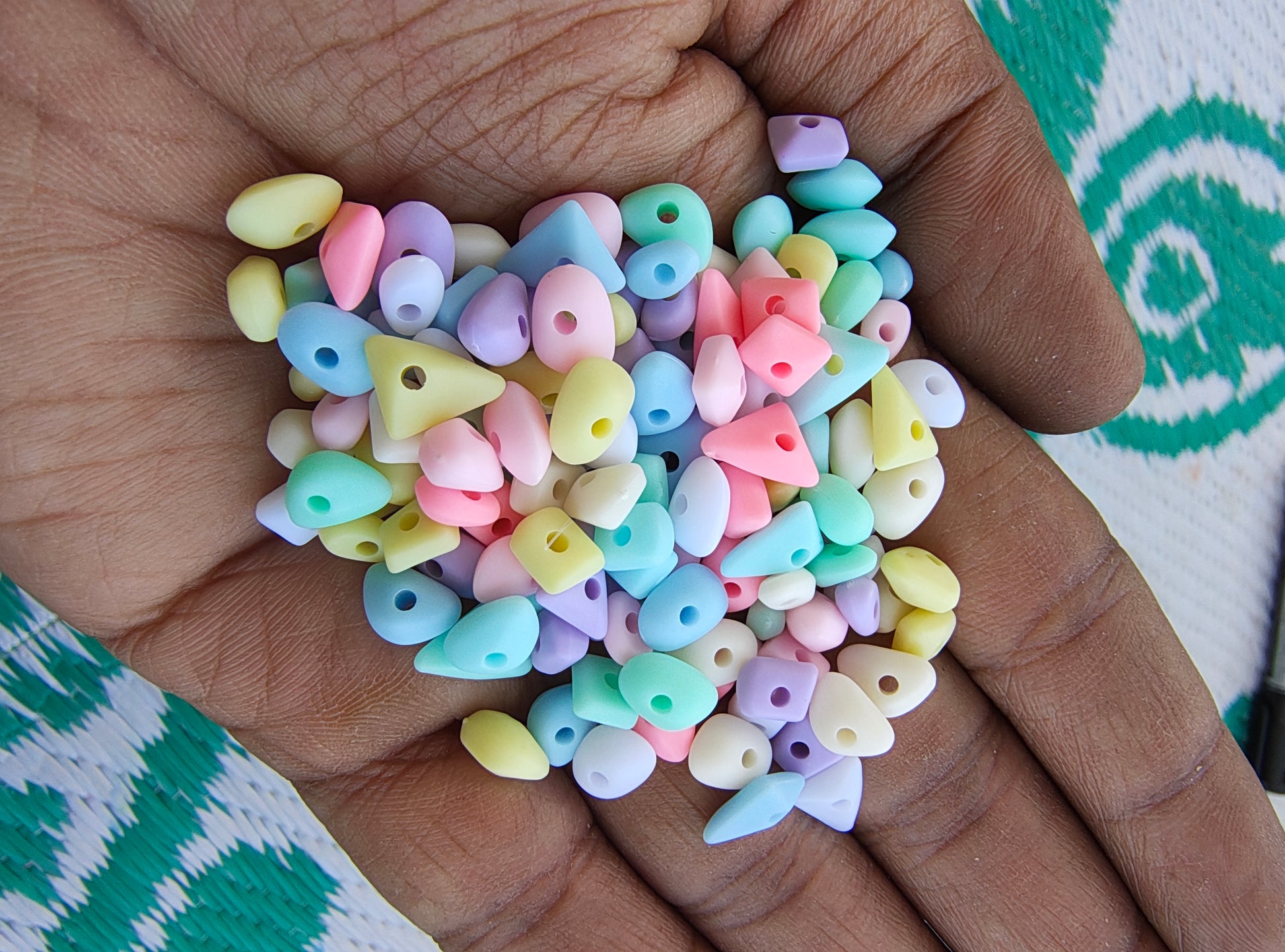 Acrylic pastel chipbeads