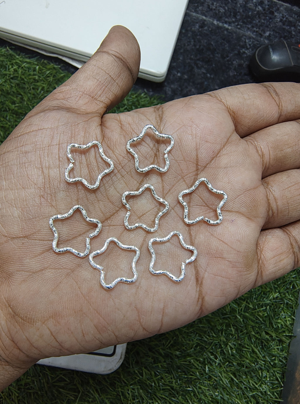 Star shape stone cut jumpring