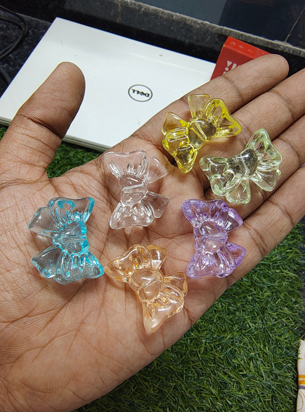 Mix colour heavy bow beads 111