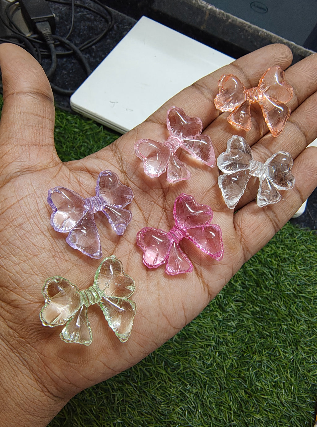Acrylic bow beads mix colour 107