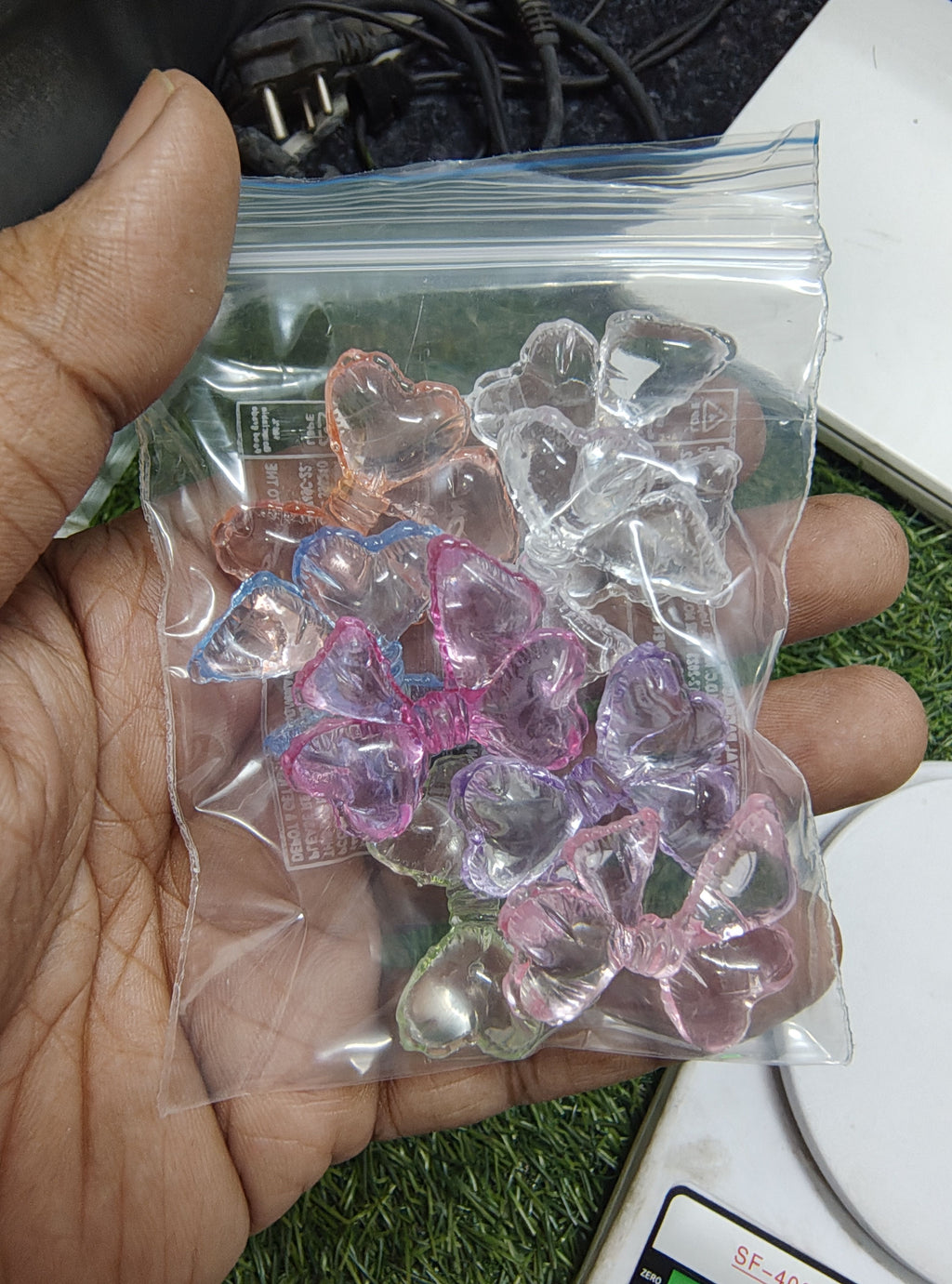Acrylic bow beads mix colour 107