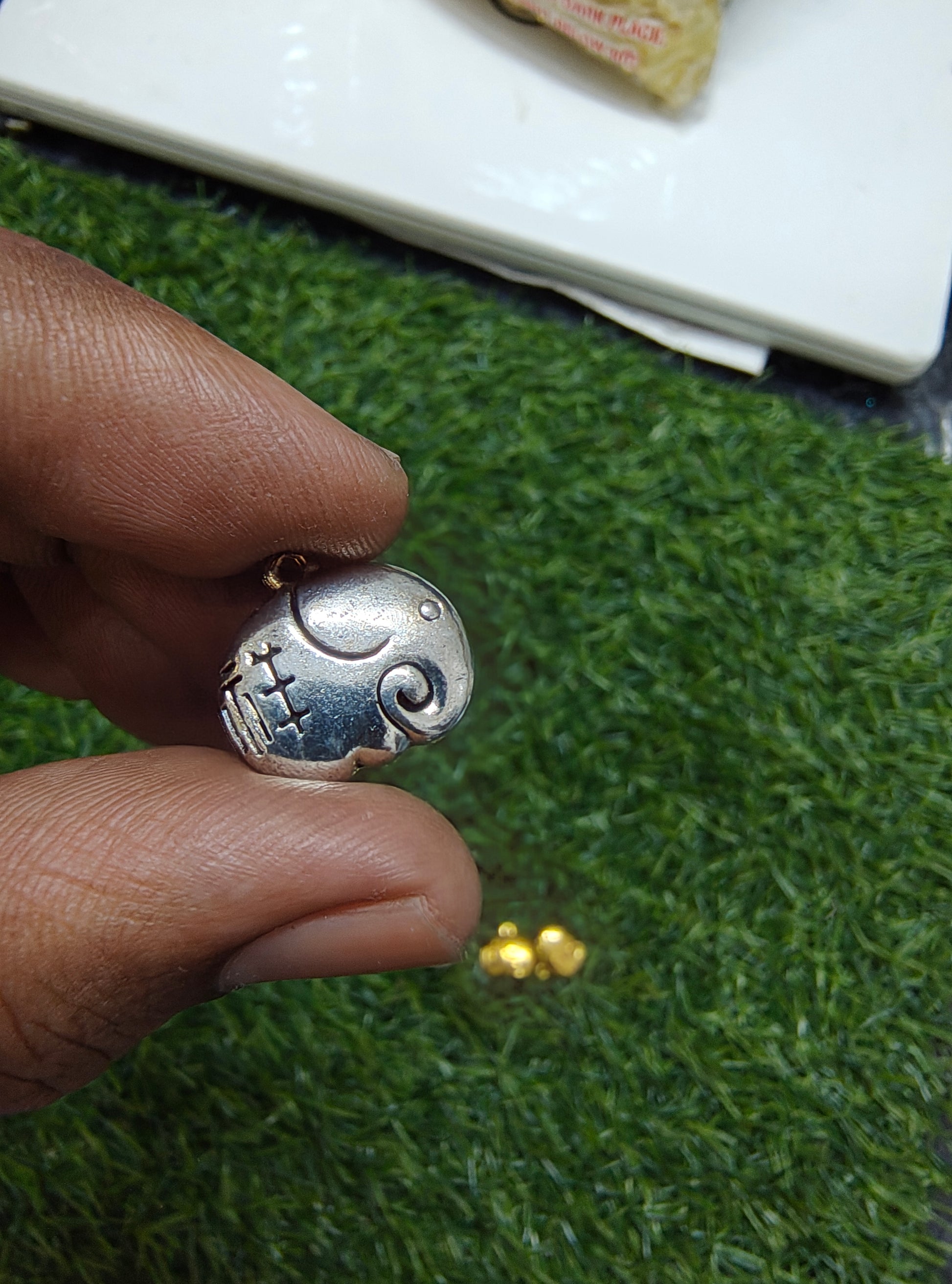 Elephant metal charm