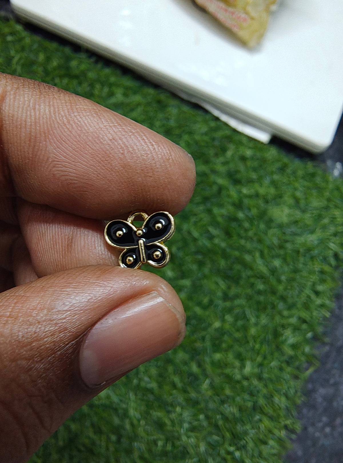 Smallest butterfly charm ( EC1010 )