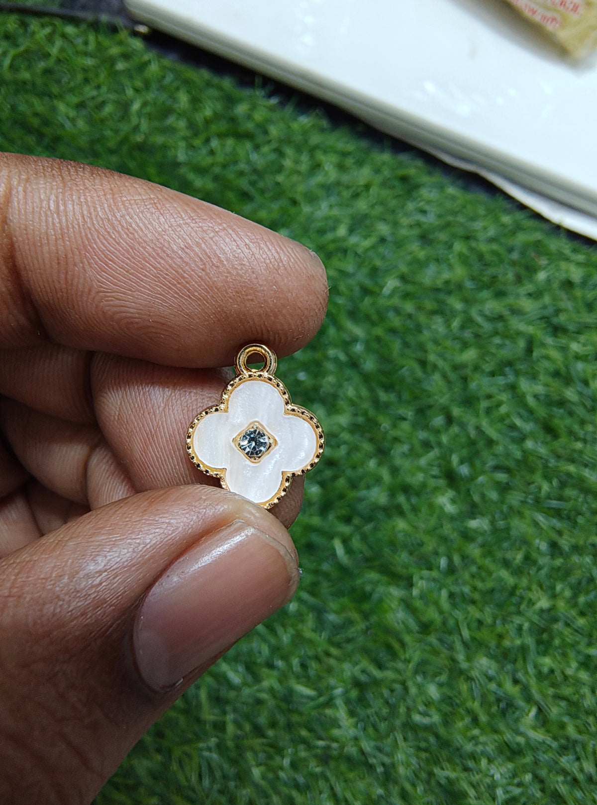 Charm ( EC1016 )