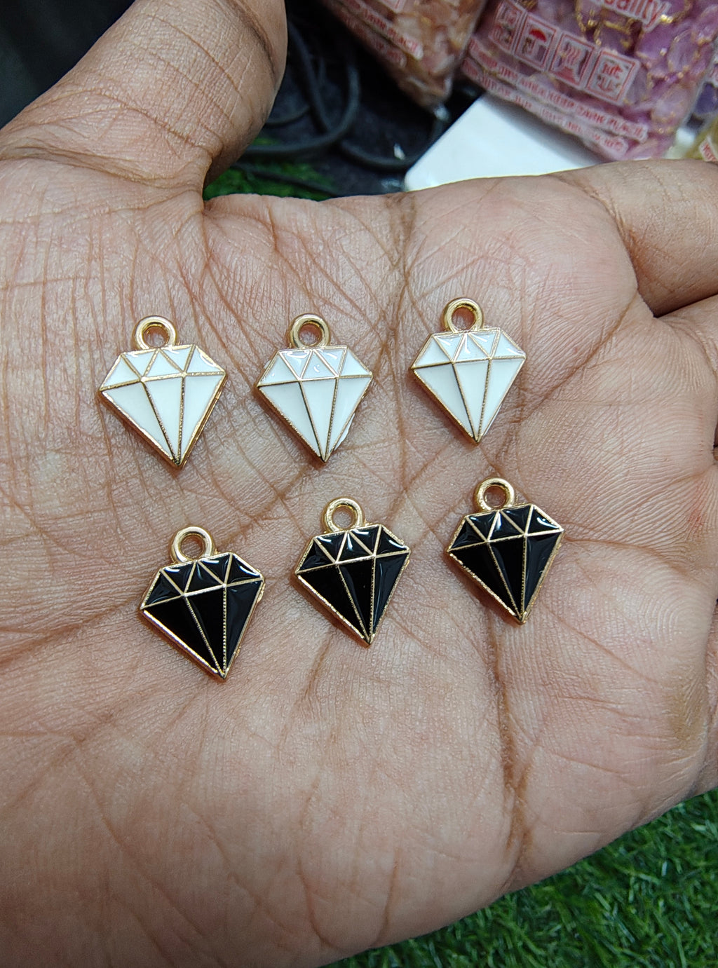 Diamond enamel charm ( EC1020 )