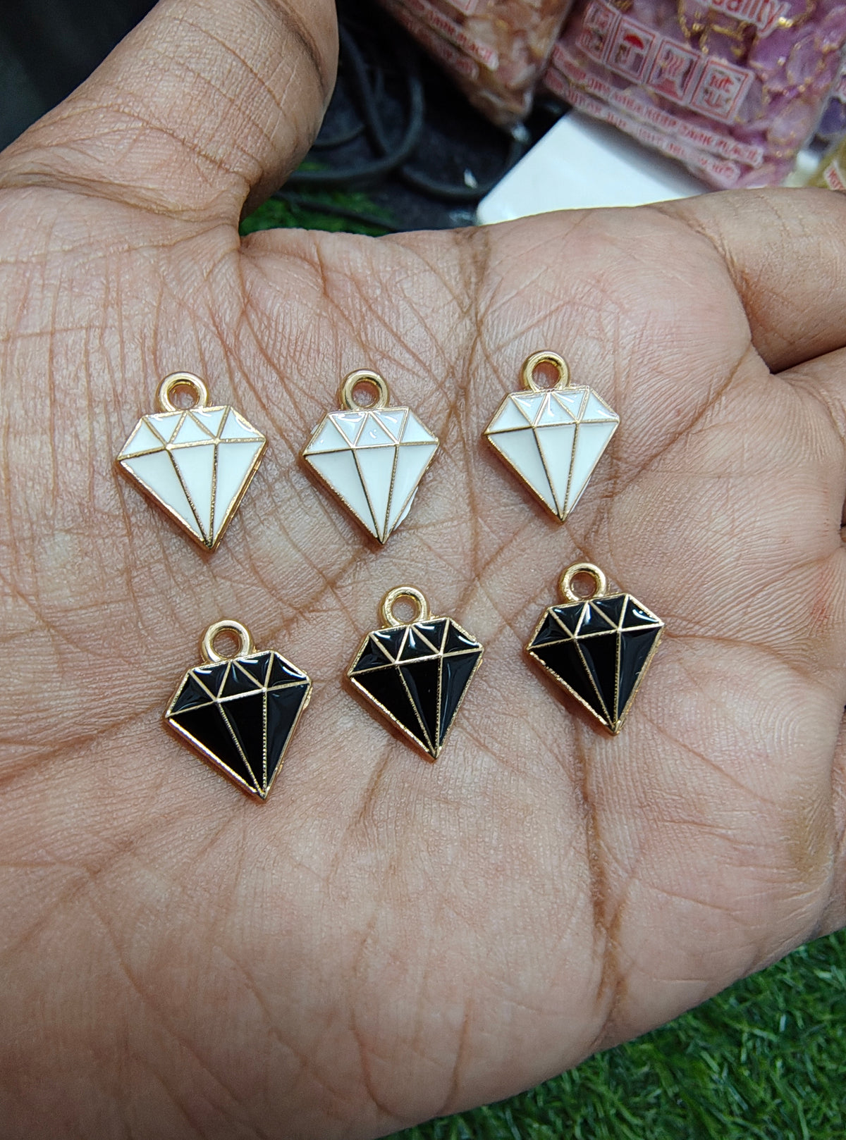 Diamond enamel charm ( EC1020 )