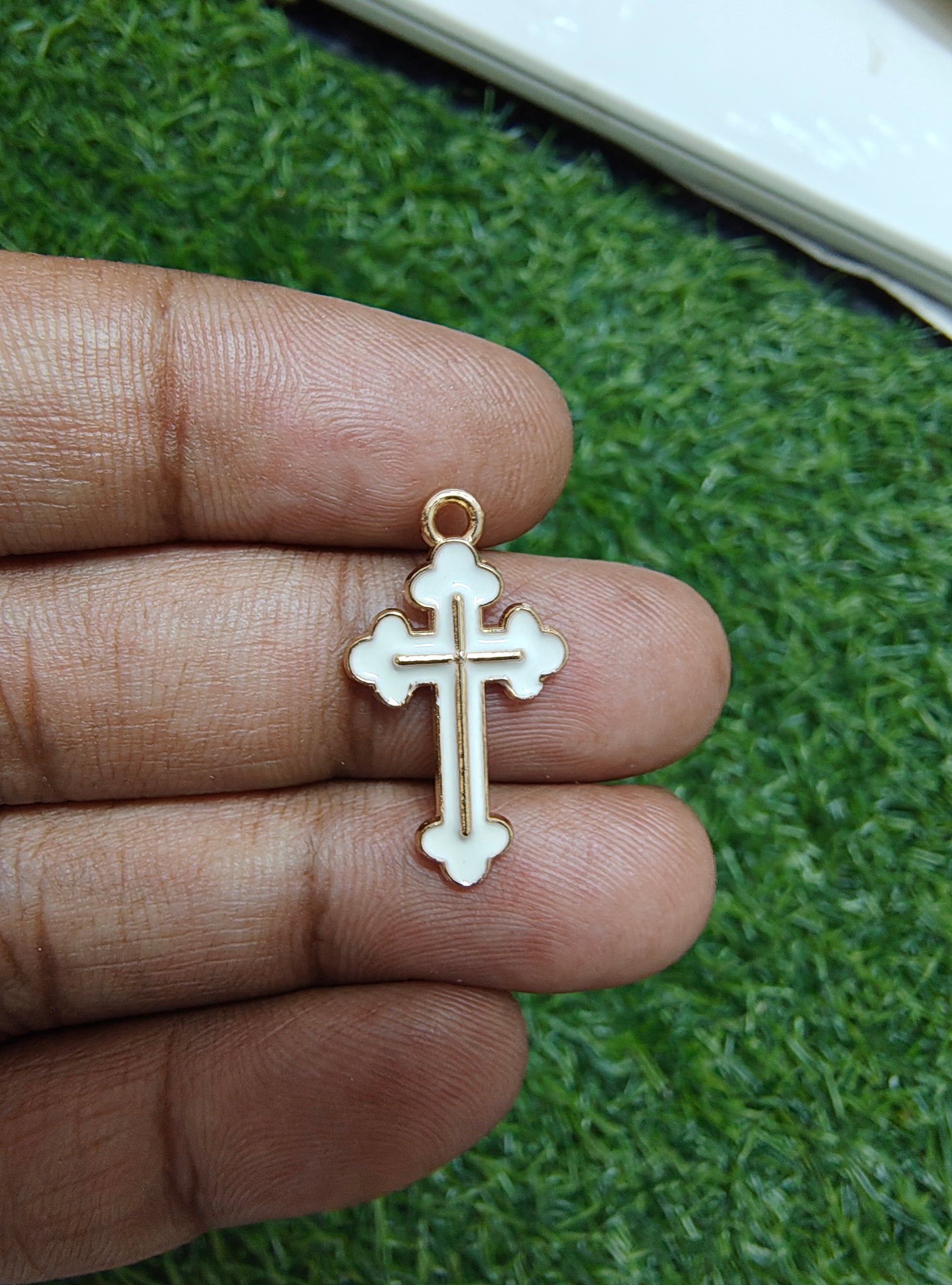 Design enamal cross charm