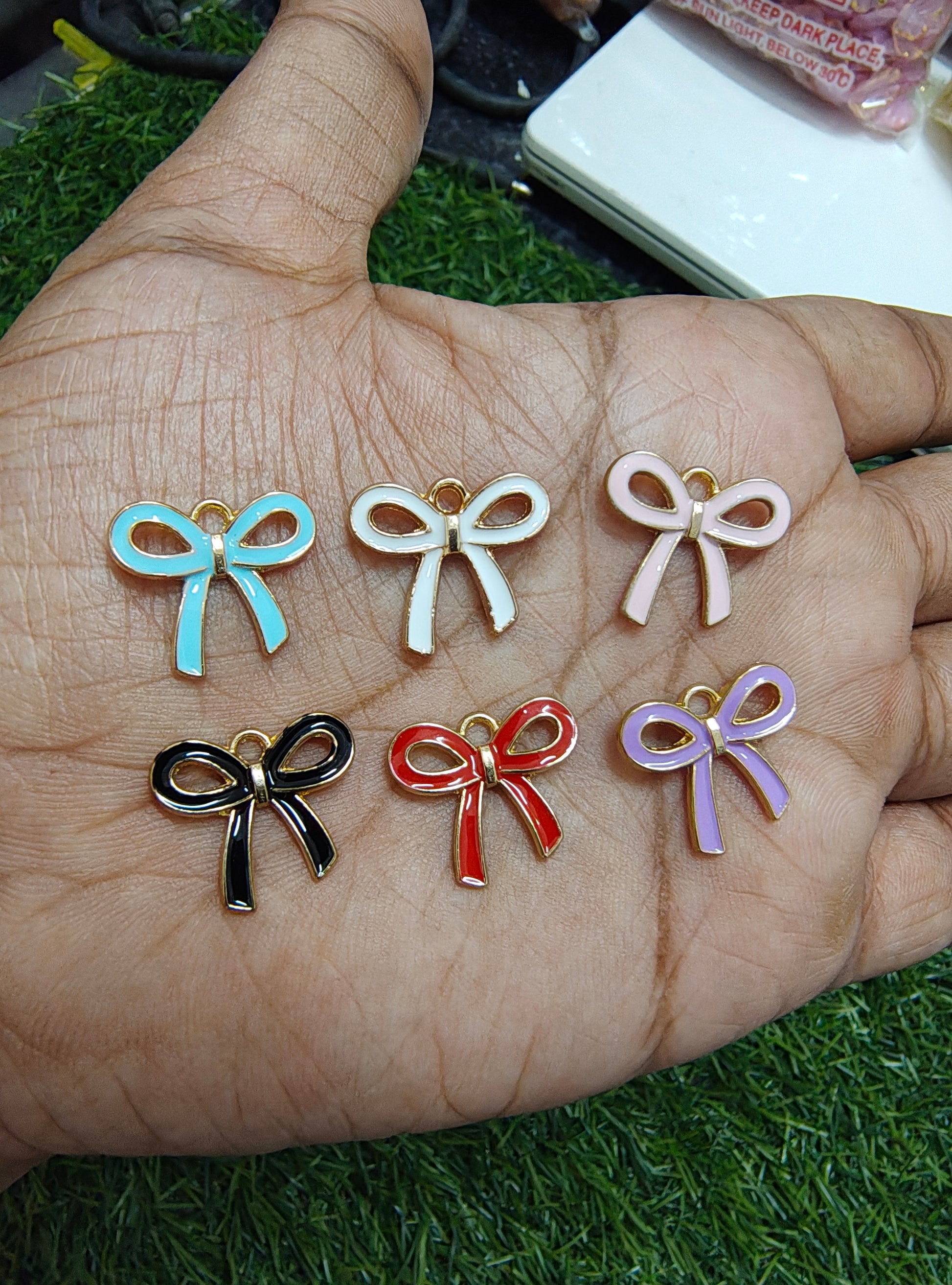 Bow enamal charm type 1