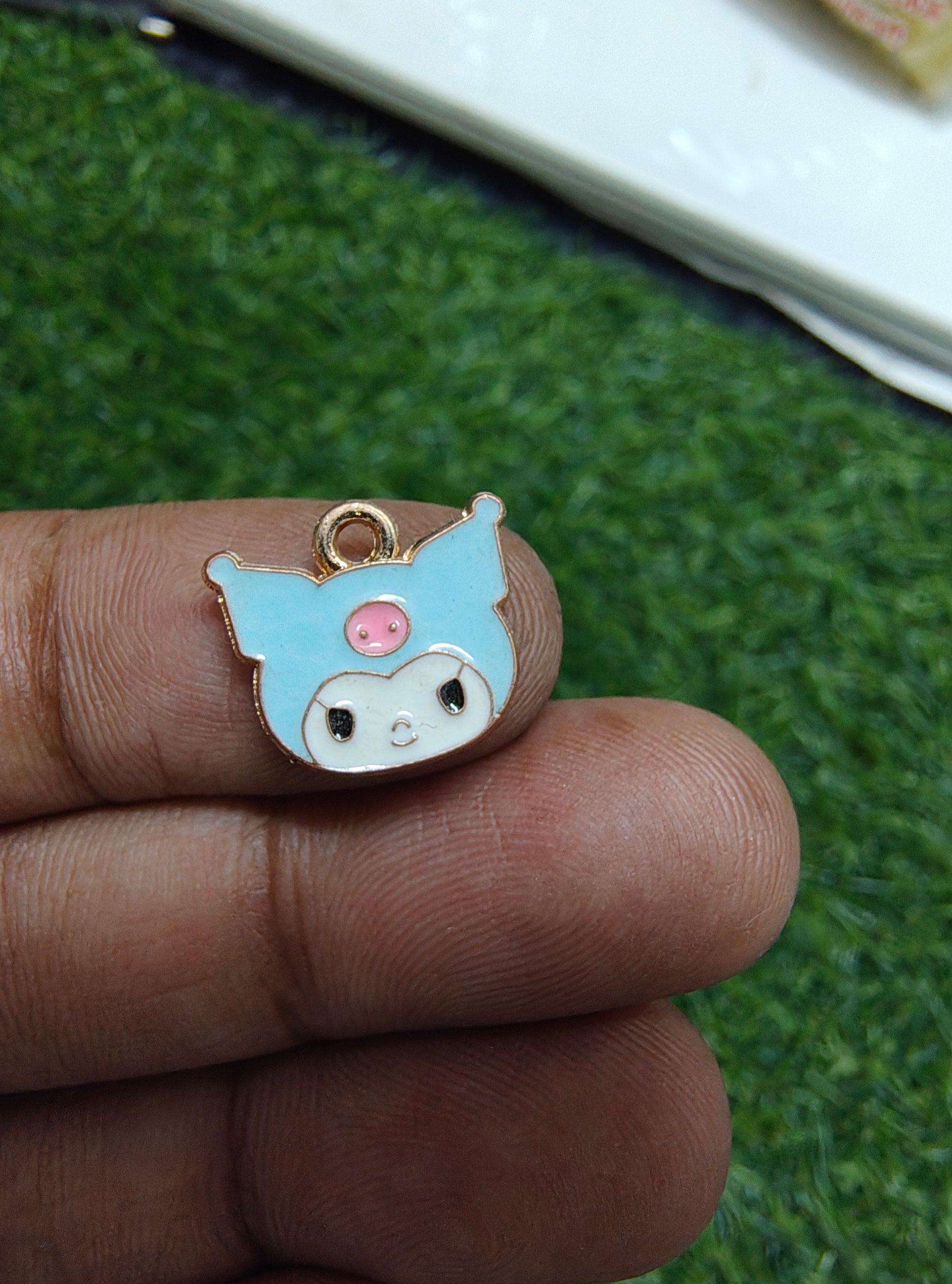 Hello kitty enamal charm