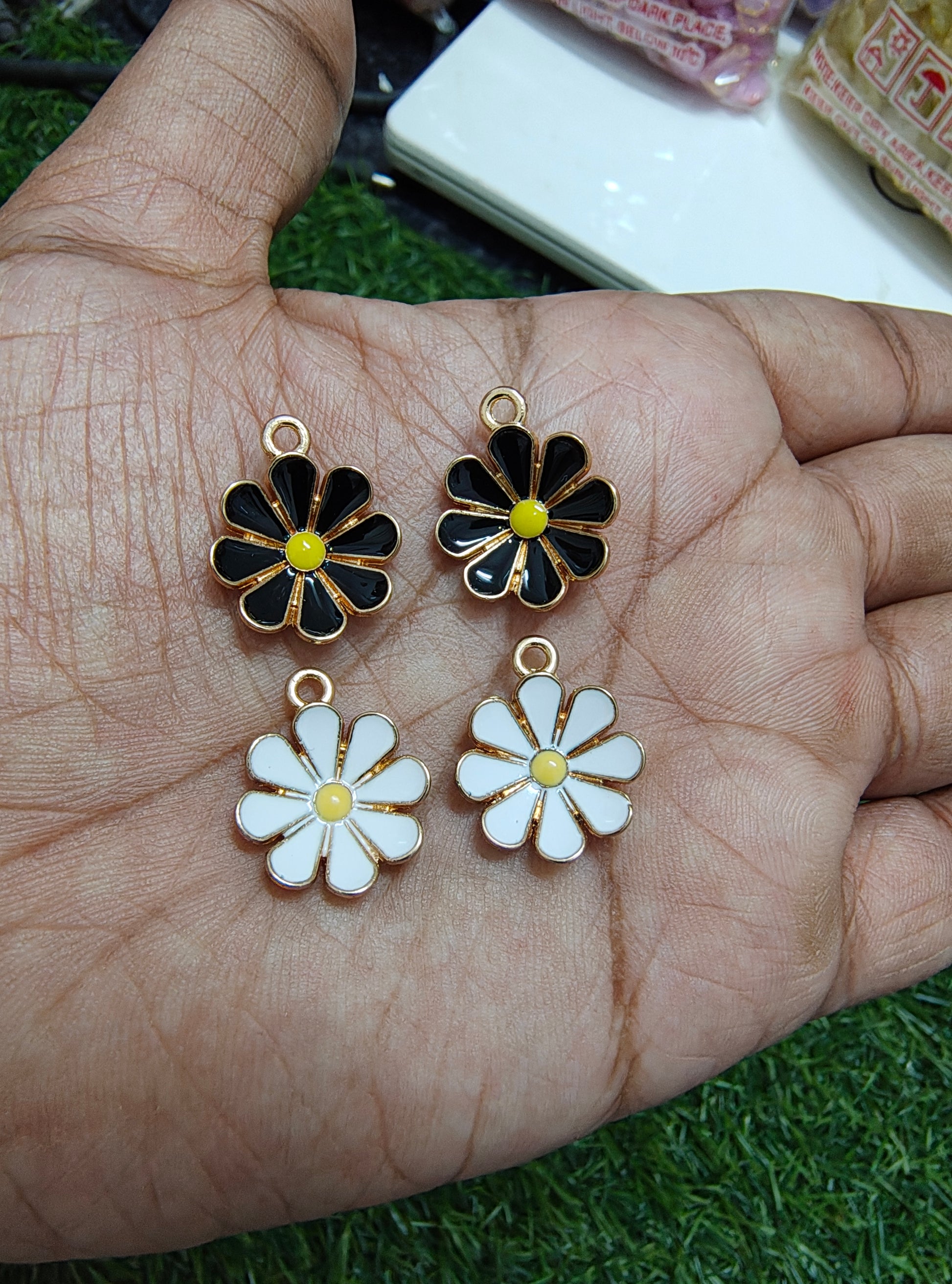 Curved flower enamal charm