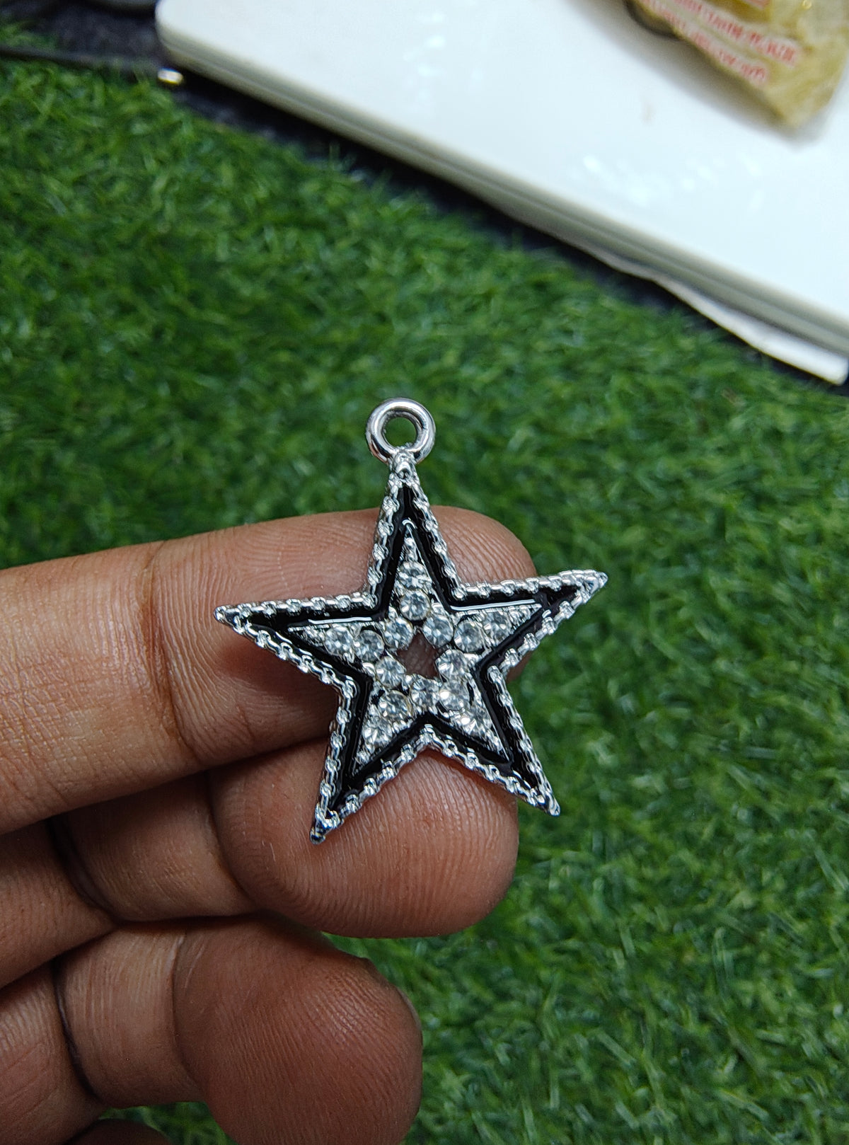 Big stone star with black outline ( PC2006 )