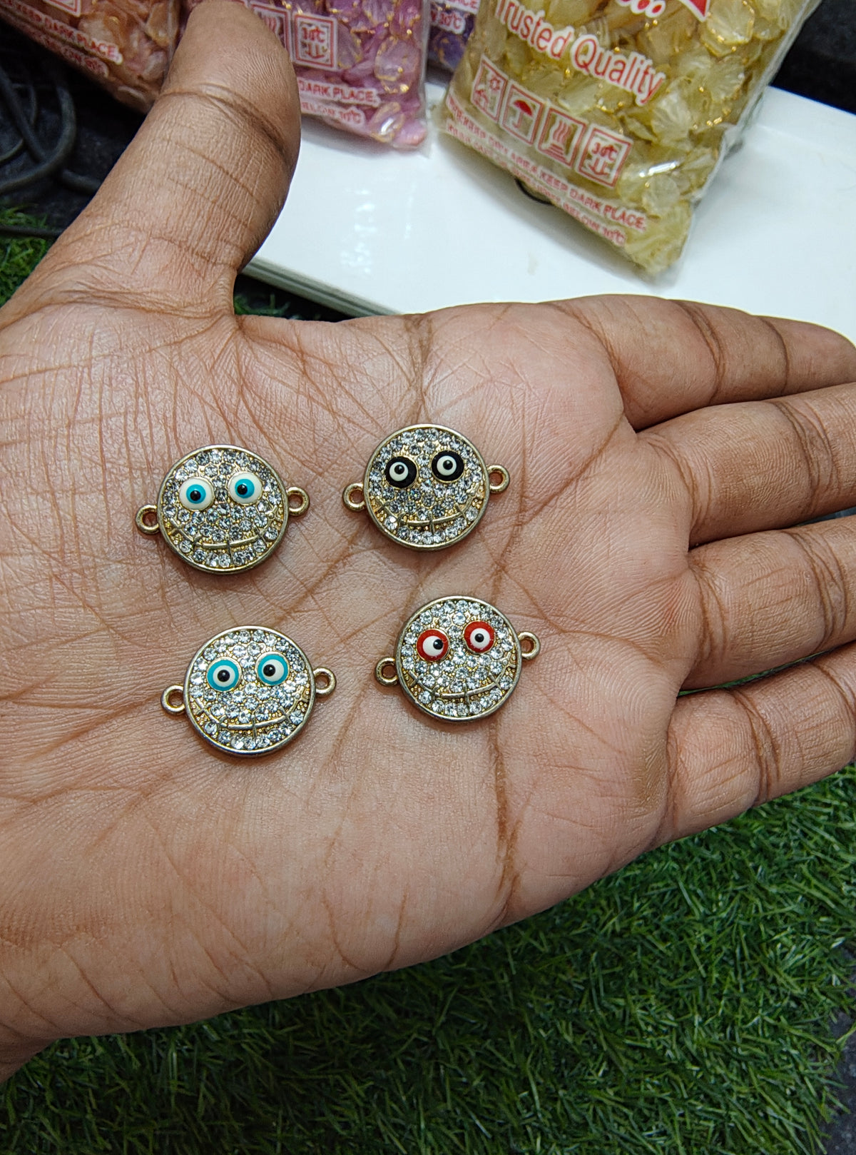 Stone face charm ( RC3008 )