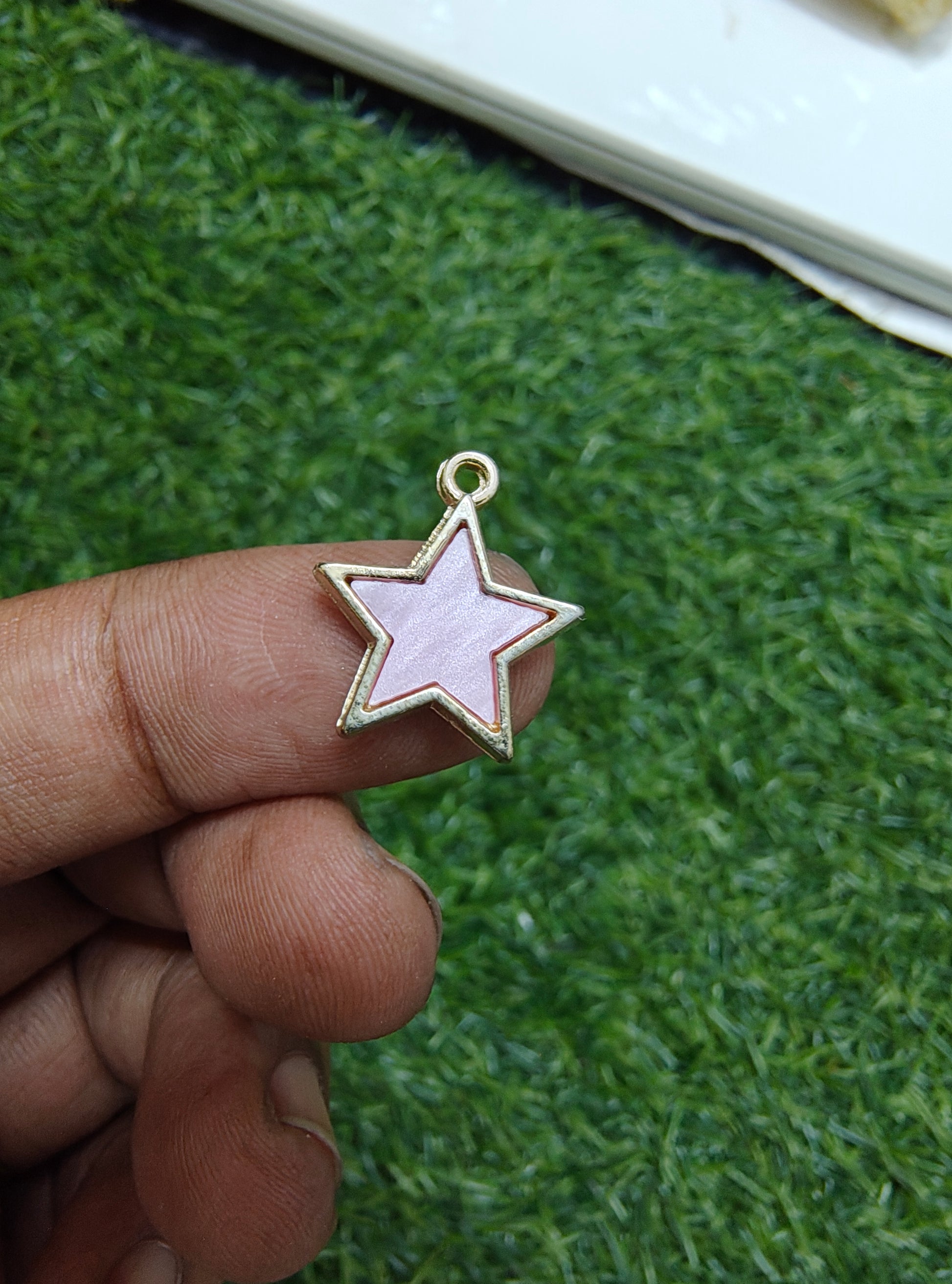 Star enamal charm with dotted border