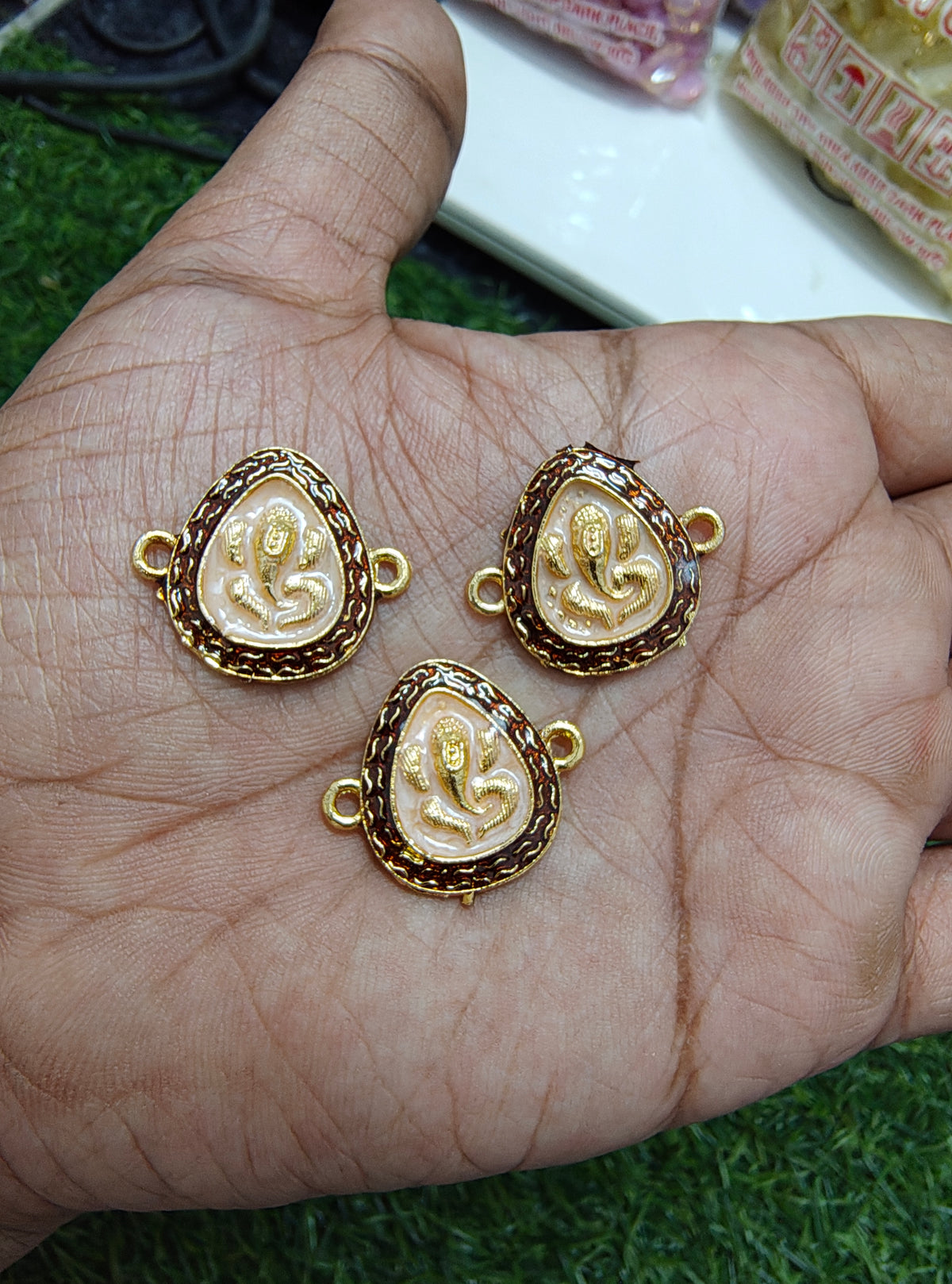 Ganesha rakhi charm ( RC3013 )