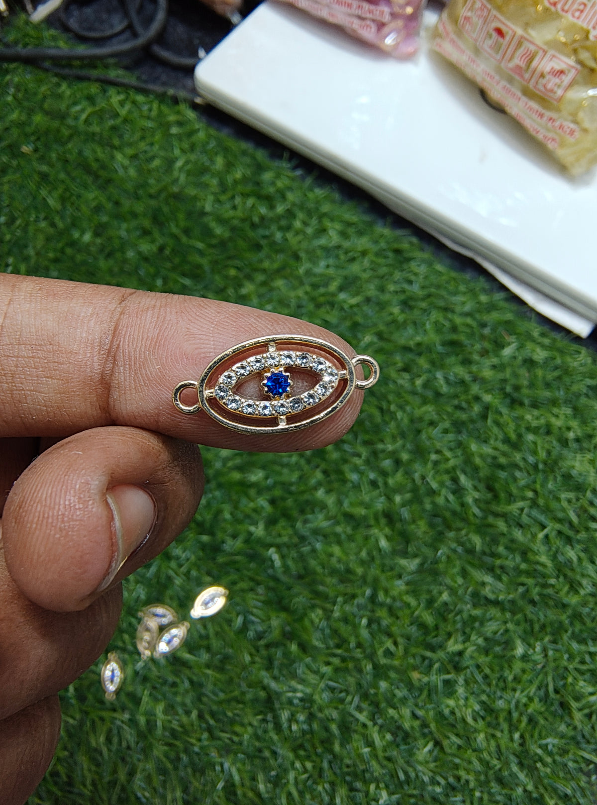 Dark blue eye stone eye charm connector ( RC3021 )