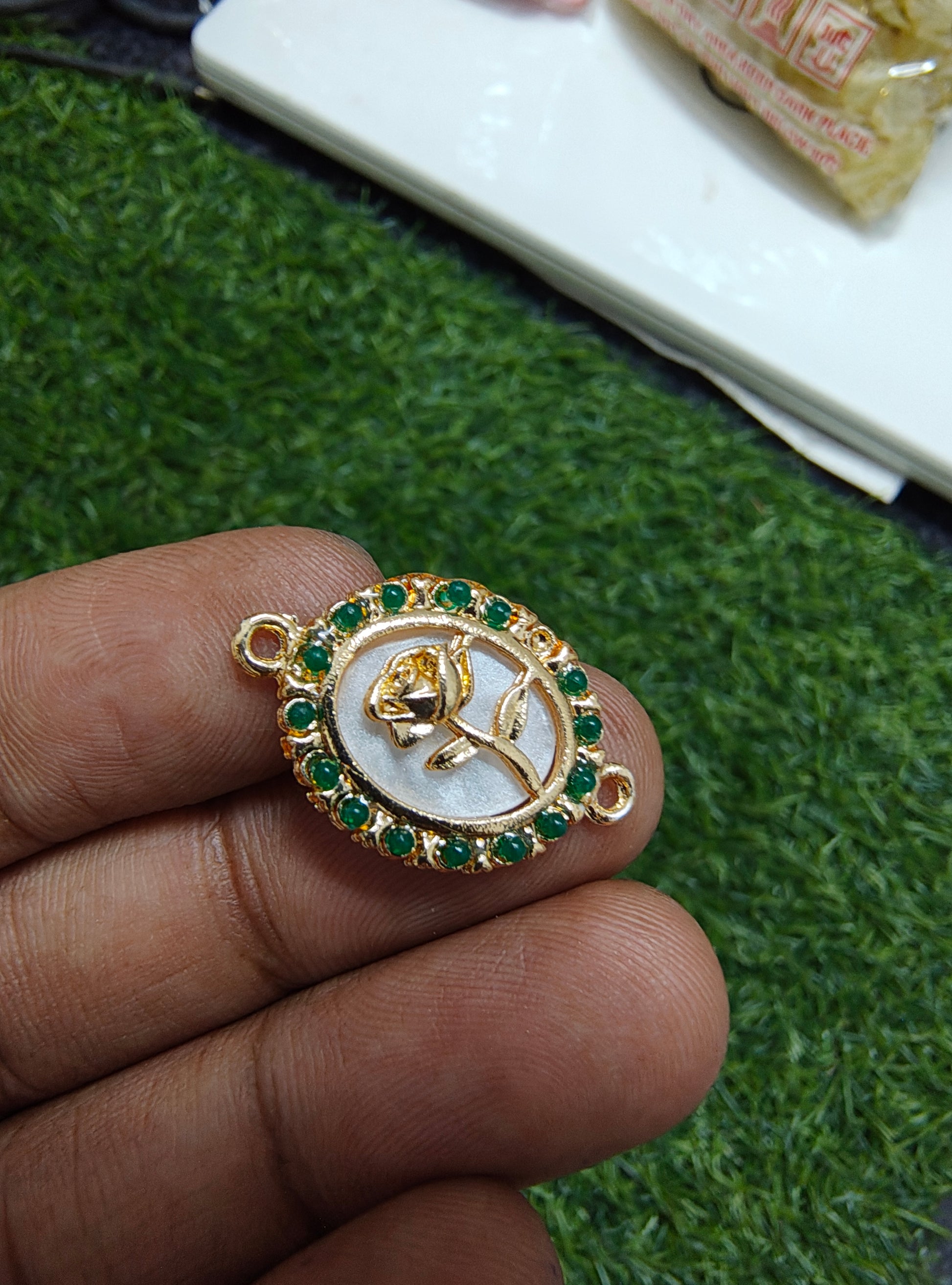 Rose with beads rakhi connector