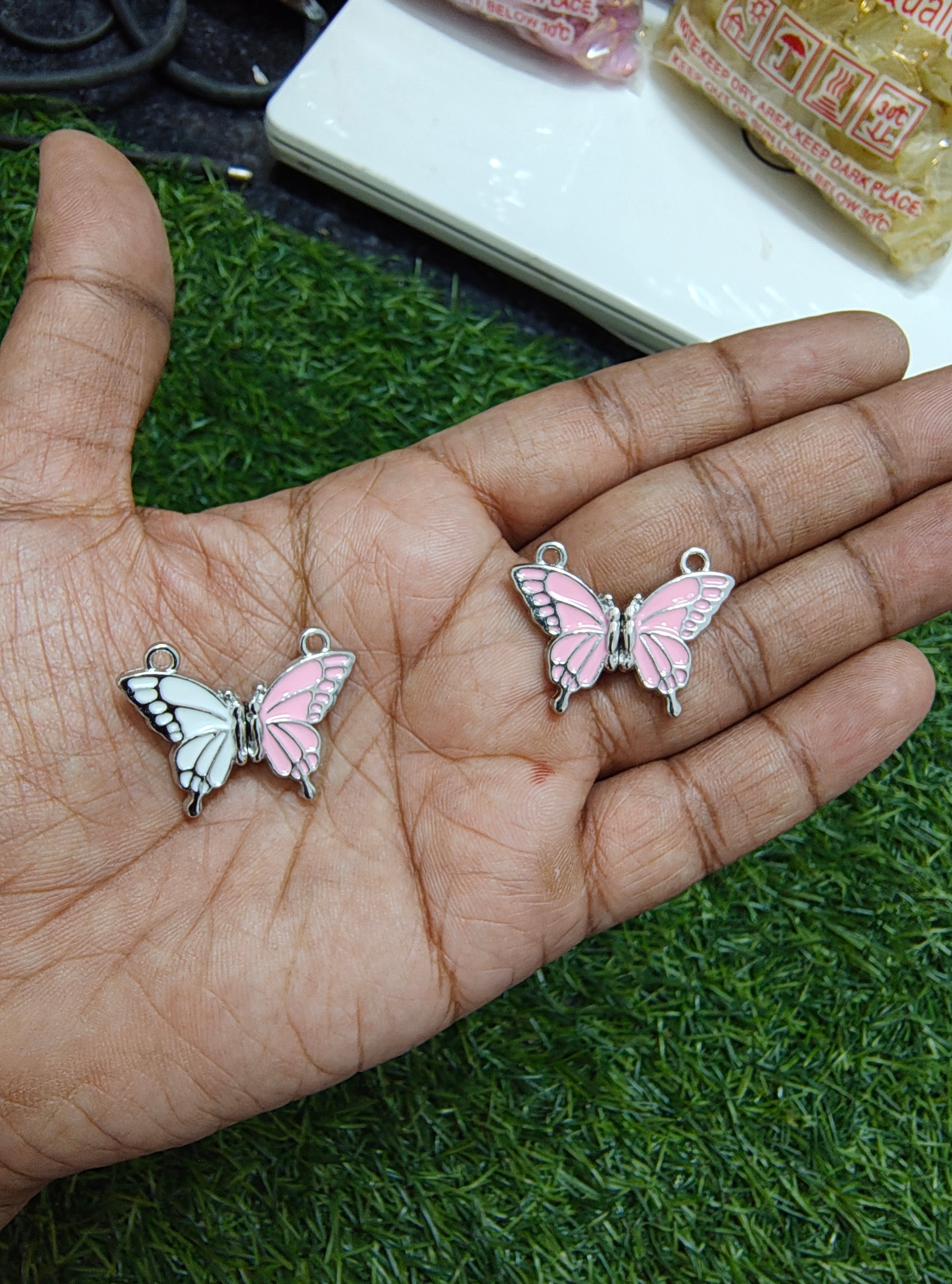 Butterfly Magnet charm silver base ( 3DC1006 )