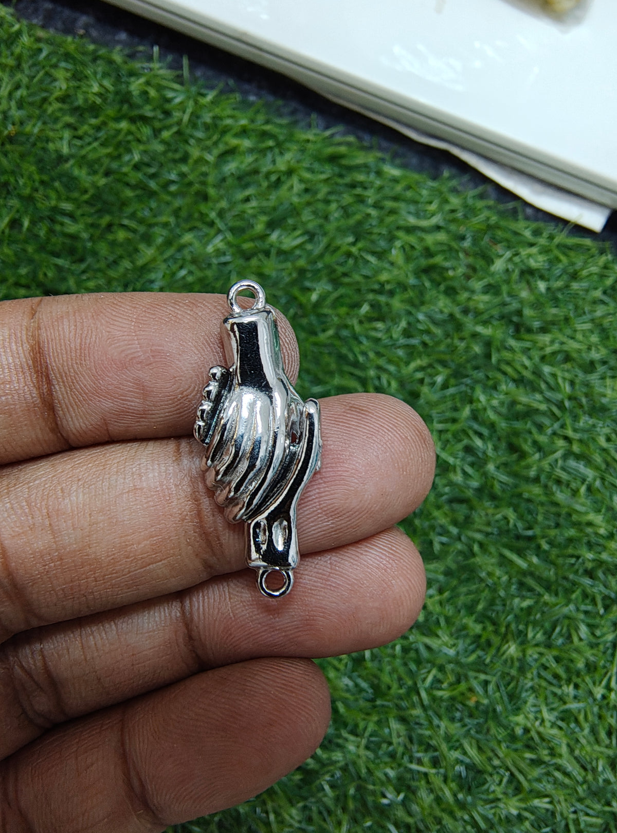 Hand magnet charm ( 3DC1008 )