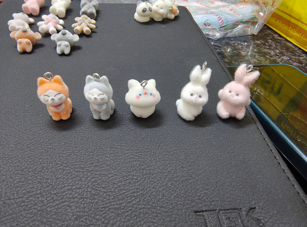 Fur charm (9-13)