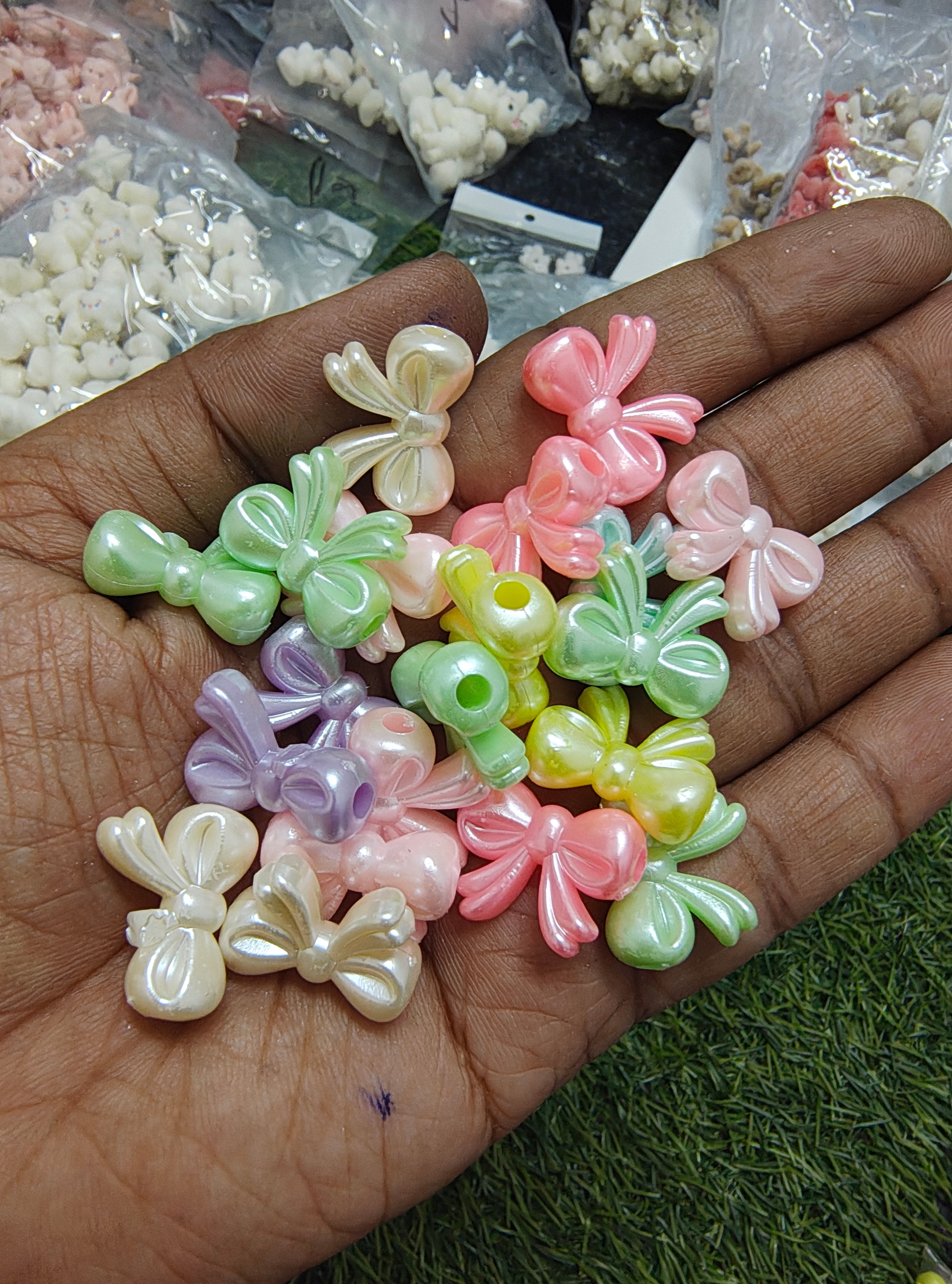 Shiny acrylic pastel bow beads