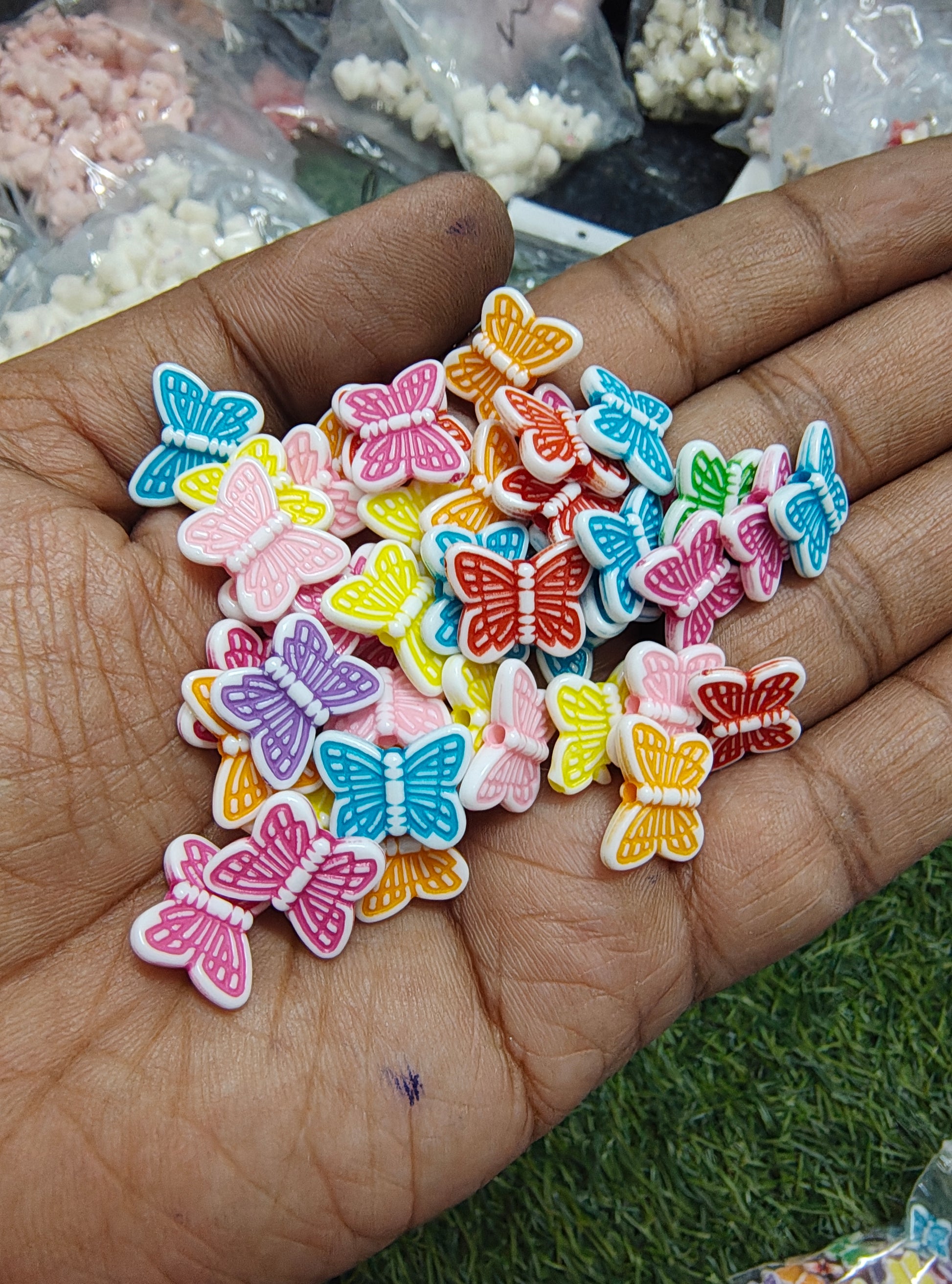Acrylic line butterfly beads