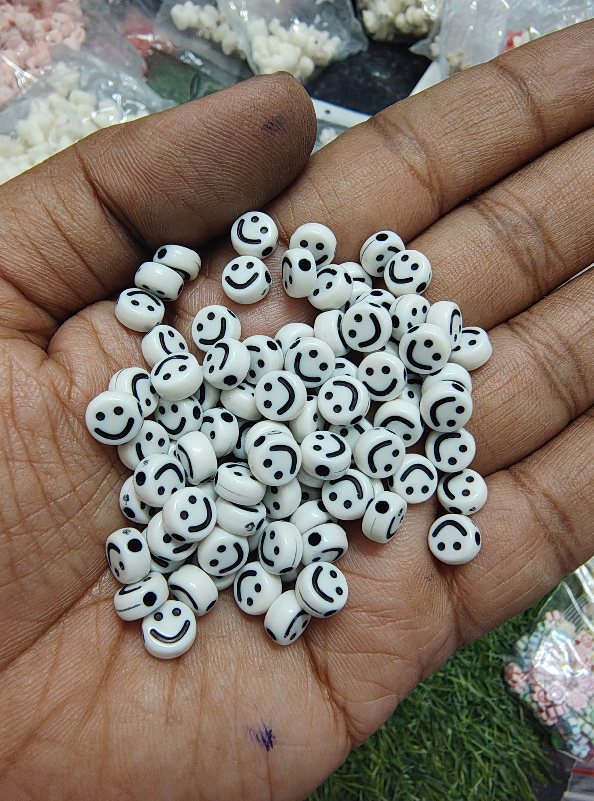B/W smiley acrylic beads (AB2018)