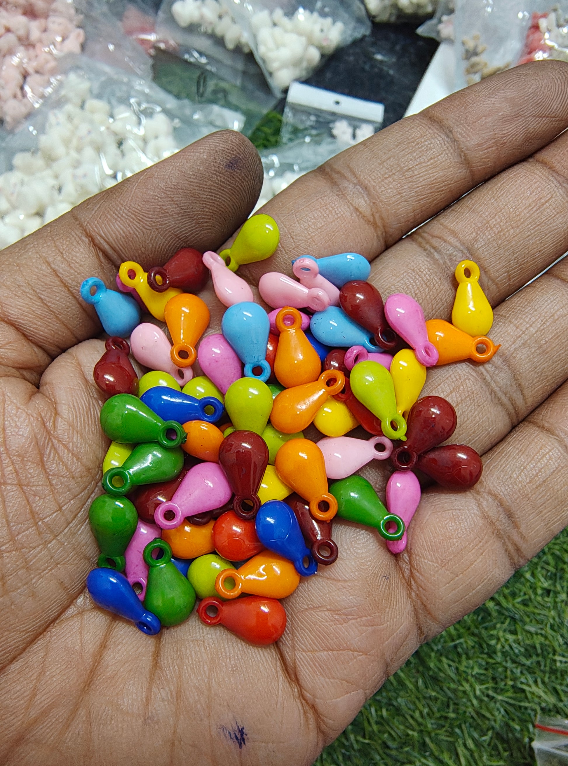 Multicolor acrylic drops beads