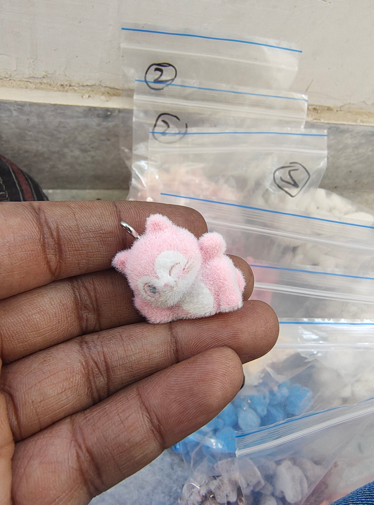 Light pink snitch fur charm ( 3DC1014 )