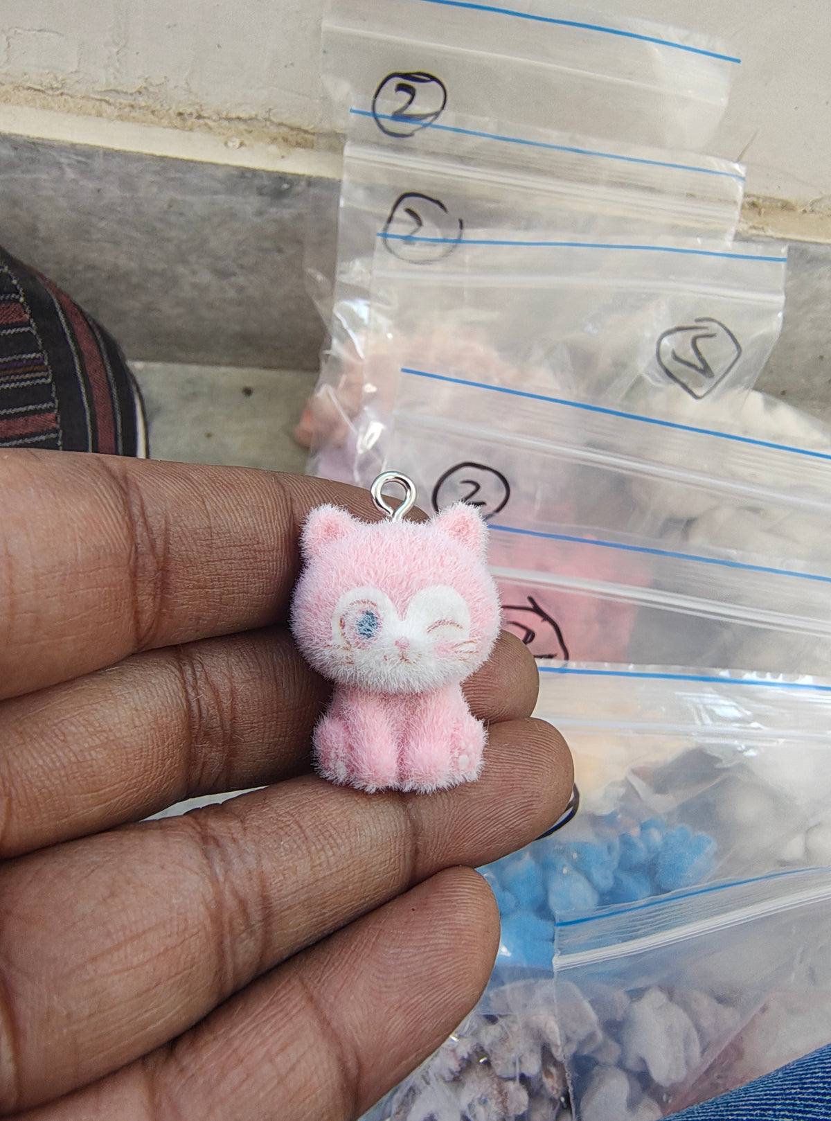 Light pink snitch fur charm ( 3DC1014 )