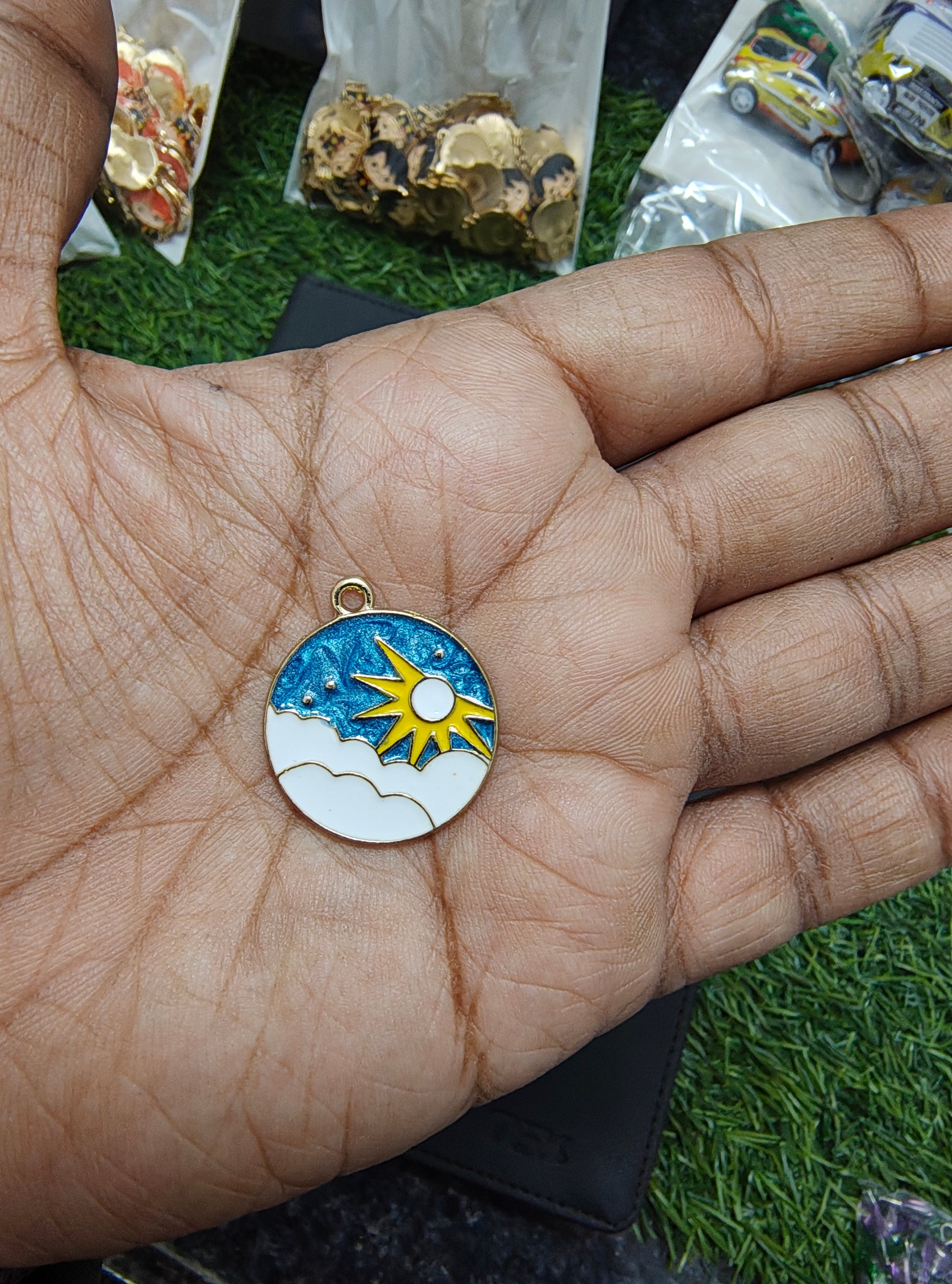 Skystar enamal charm