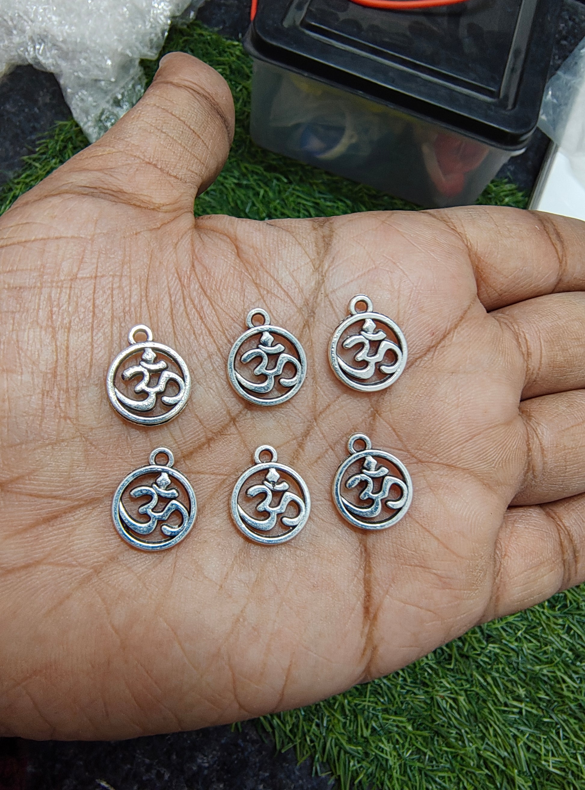 Small silver metal charm 6 design