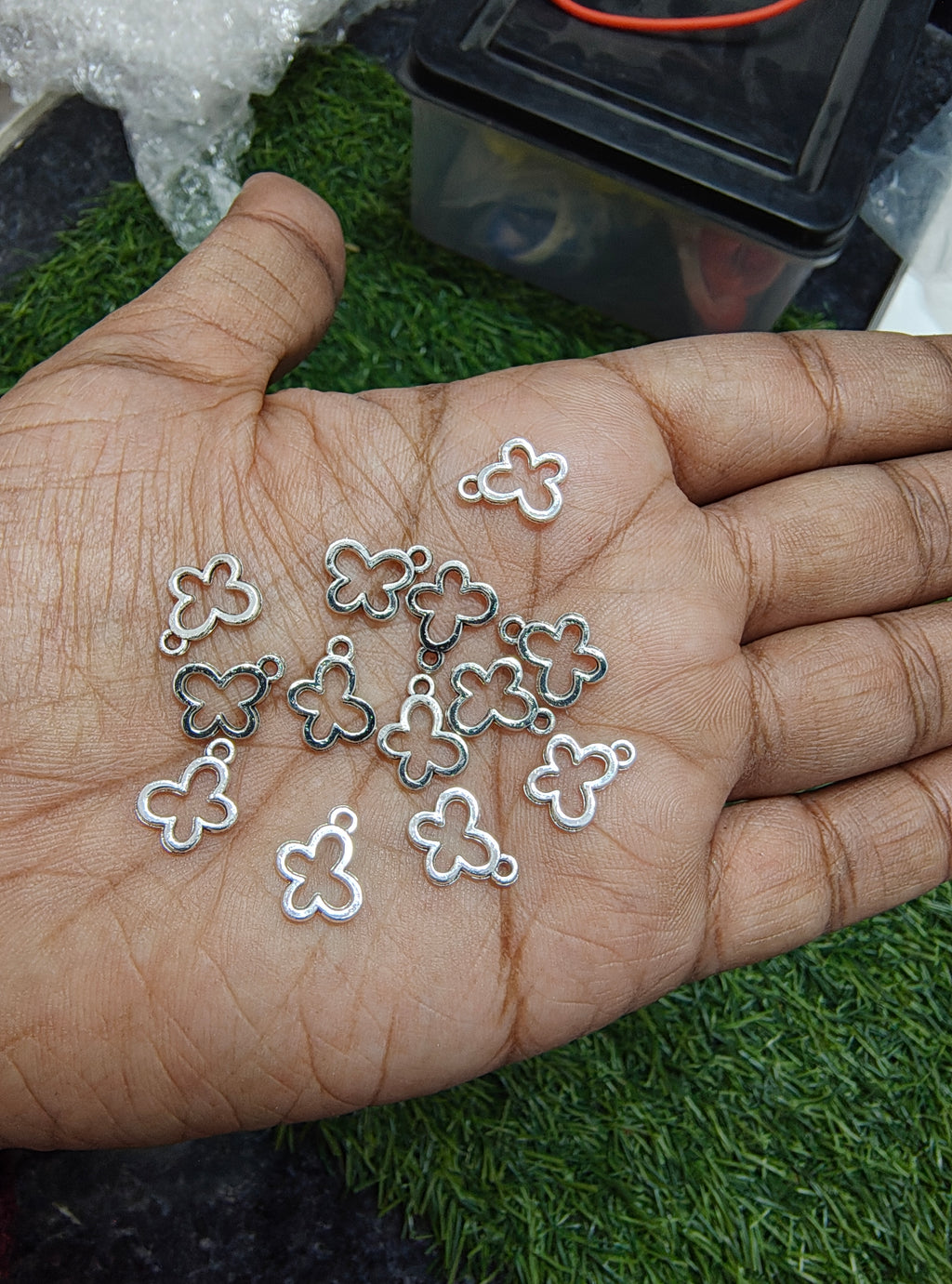 Small silver metal charms 7 design