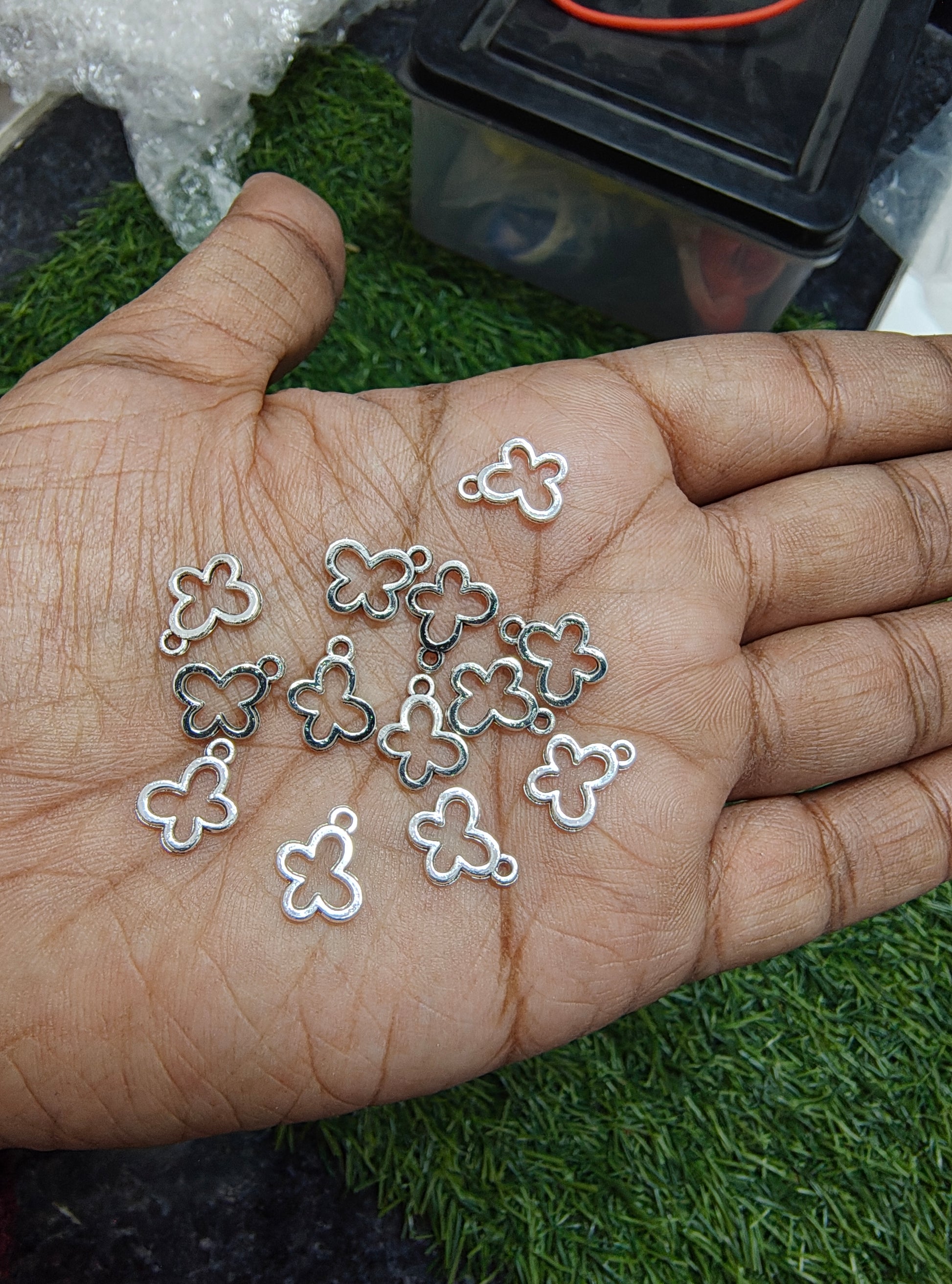 Small silver metal charms 7 design