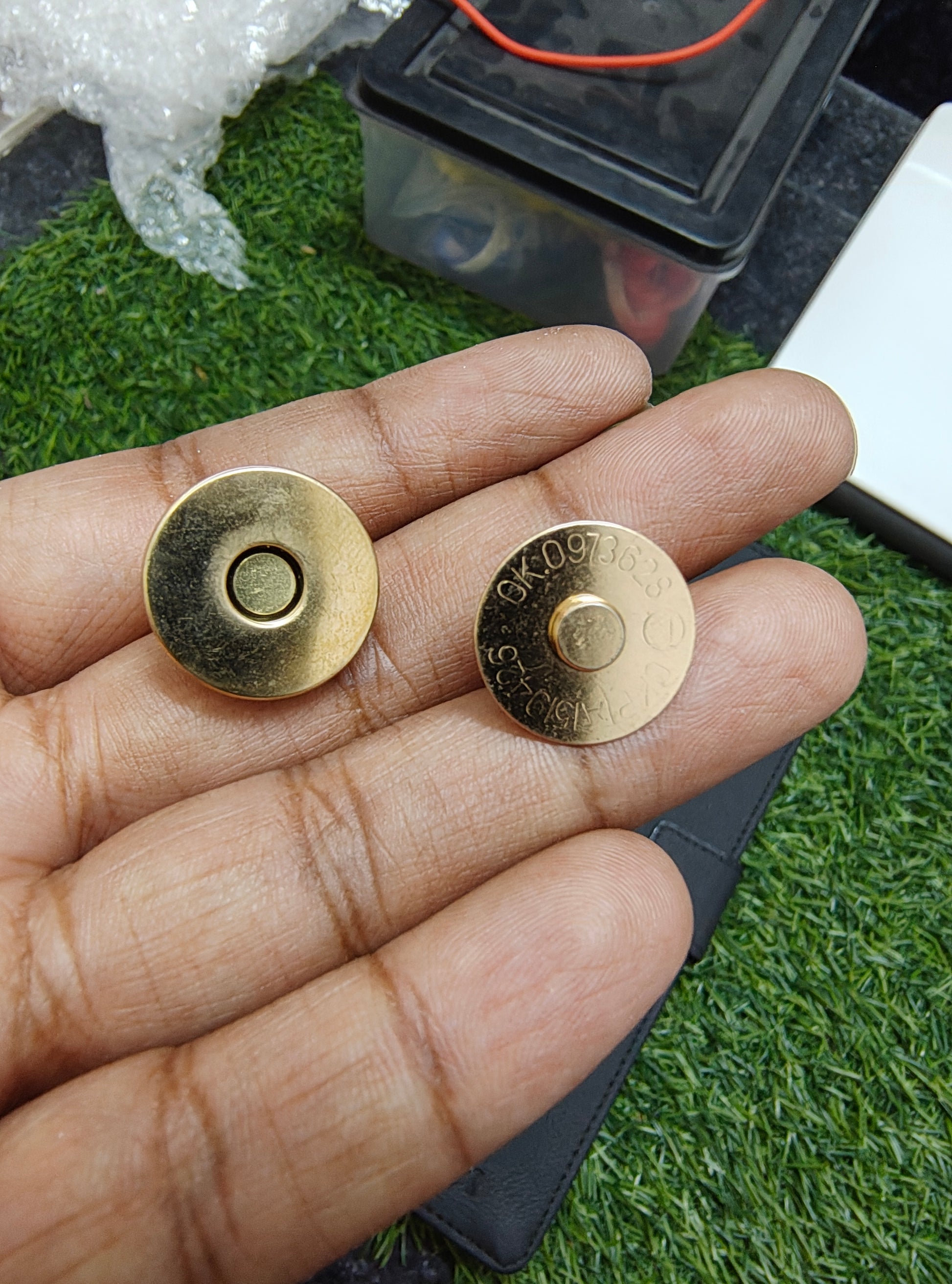 18mm magnet button