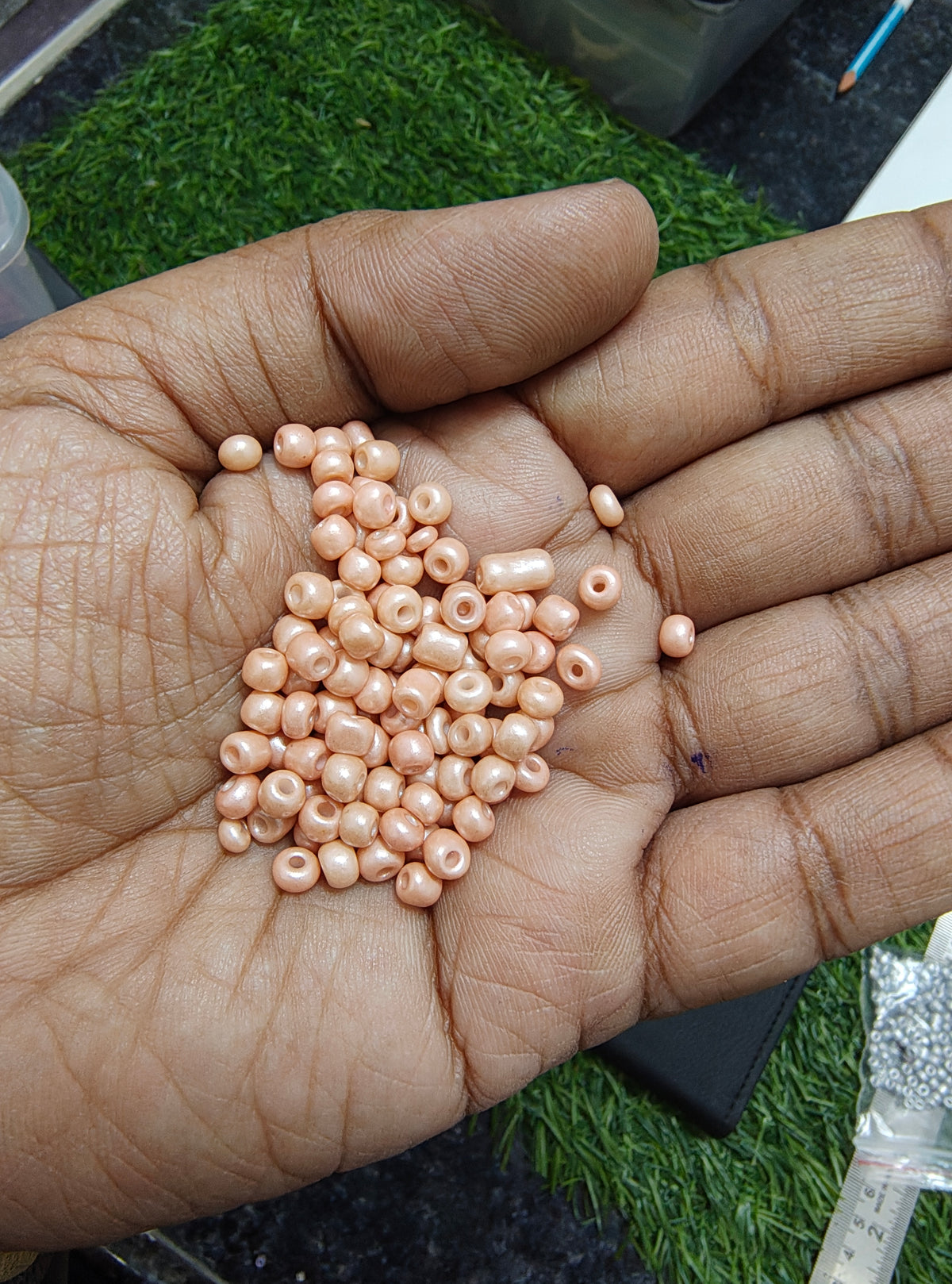 4mm seedbeads ( SB6010 )