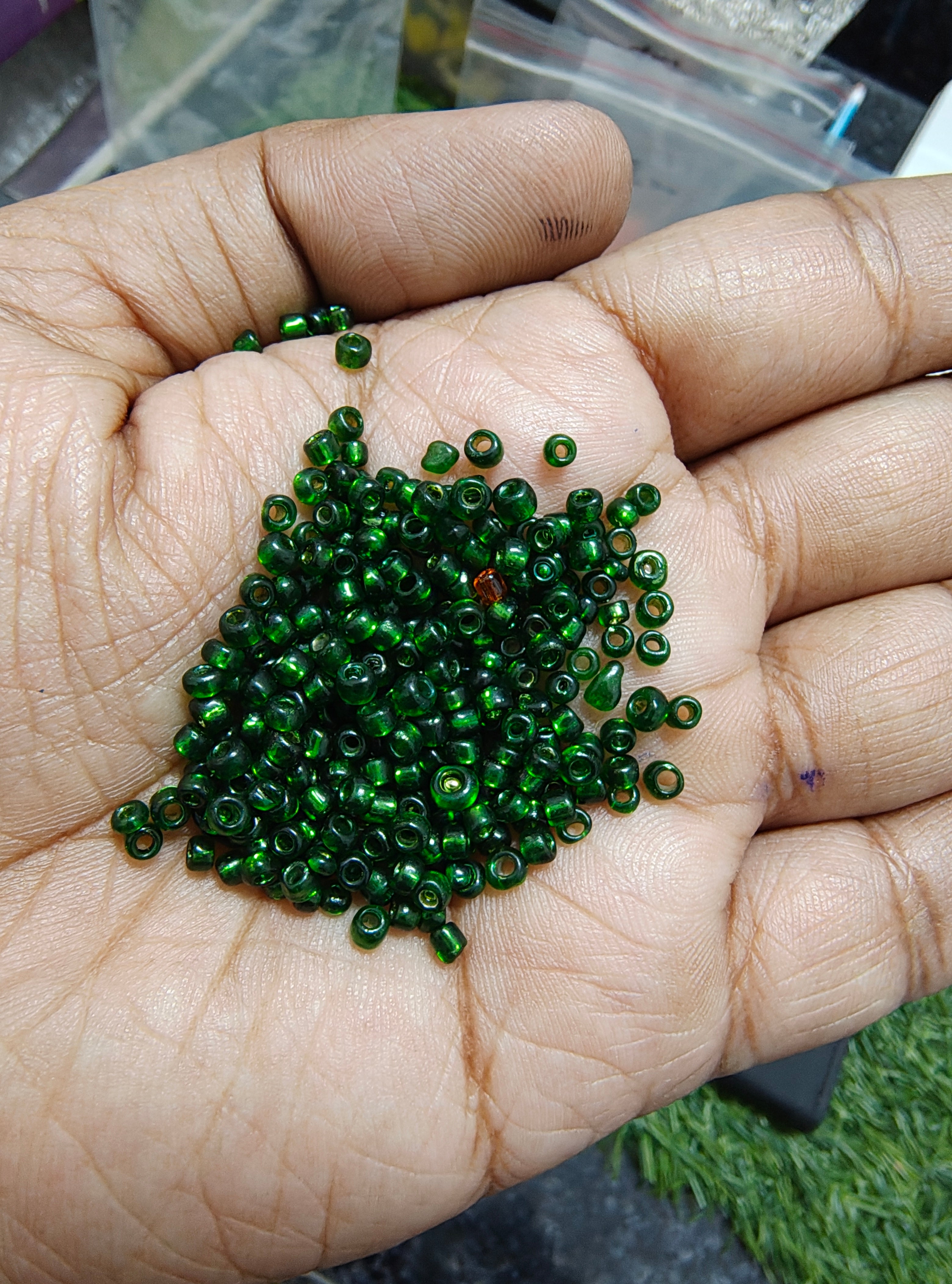 3mm seed beads ( SB6011 )
