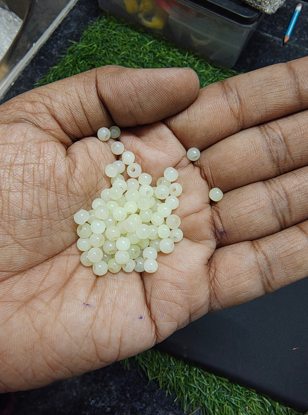 4mm glass jelly beads