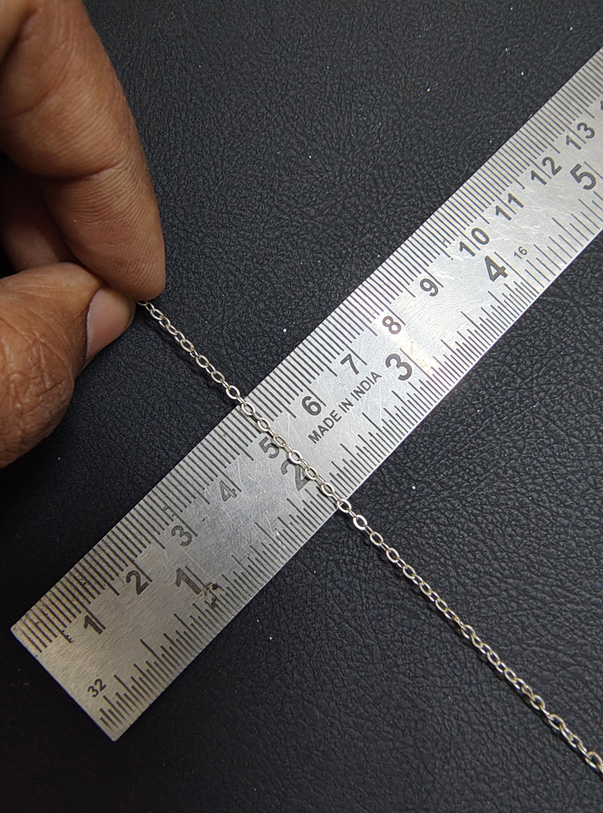 Thin chain (ch-538,539)
