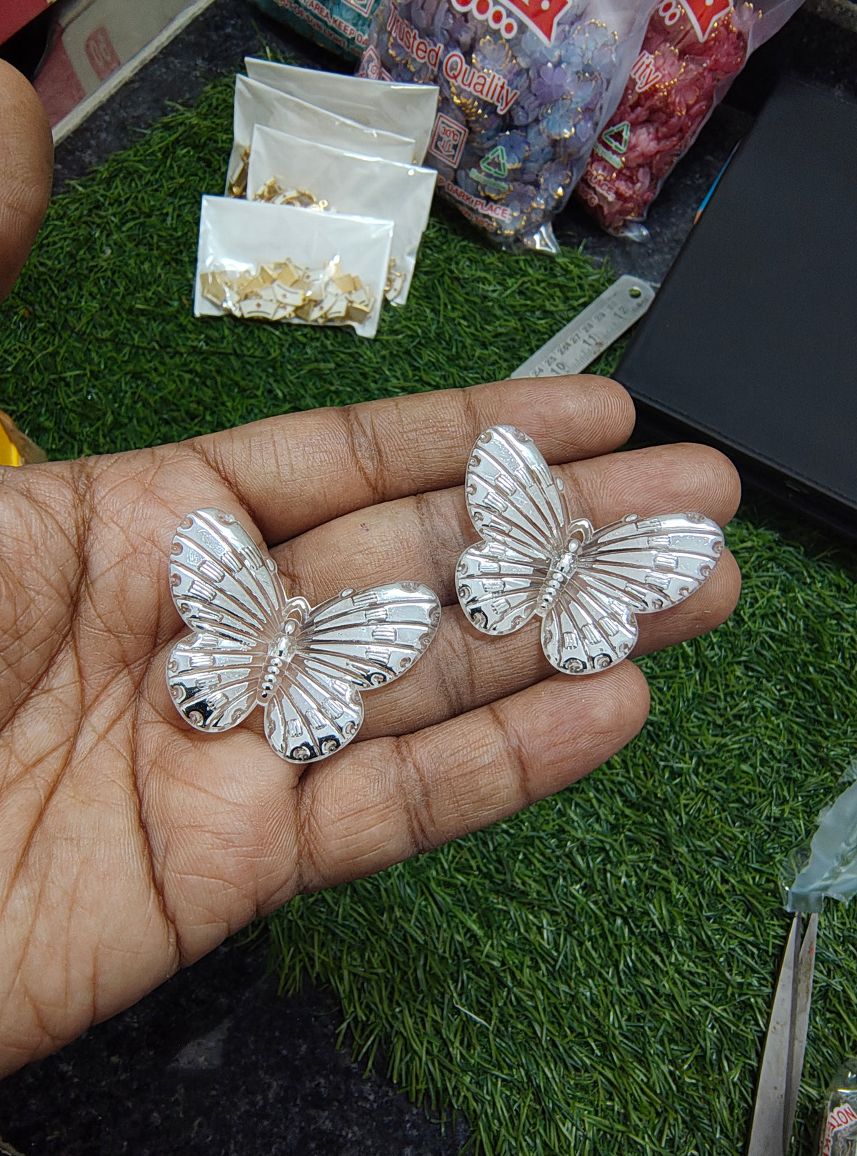 Acrylic silver shade big butterfly beads (AB2080)