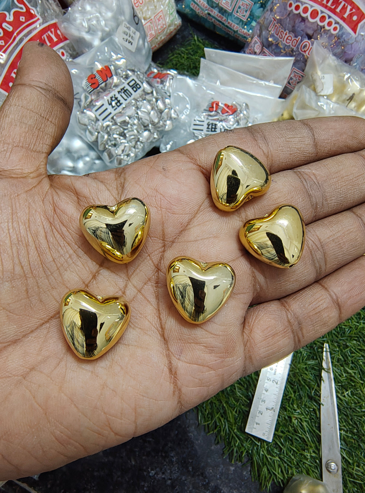 Uv acrylic golden heart/bow beads (AB2097)