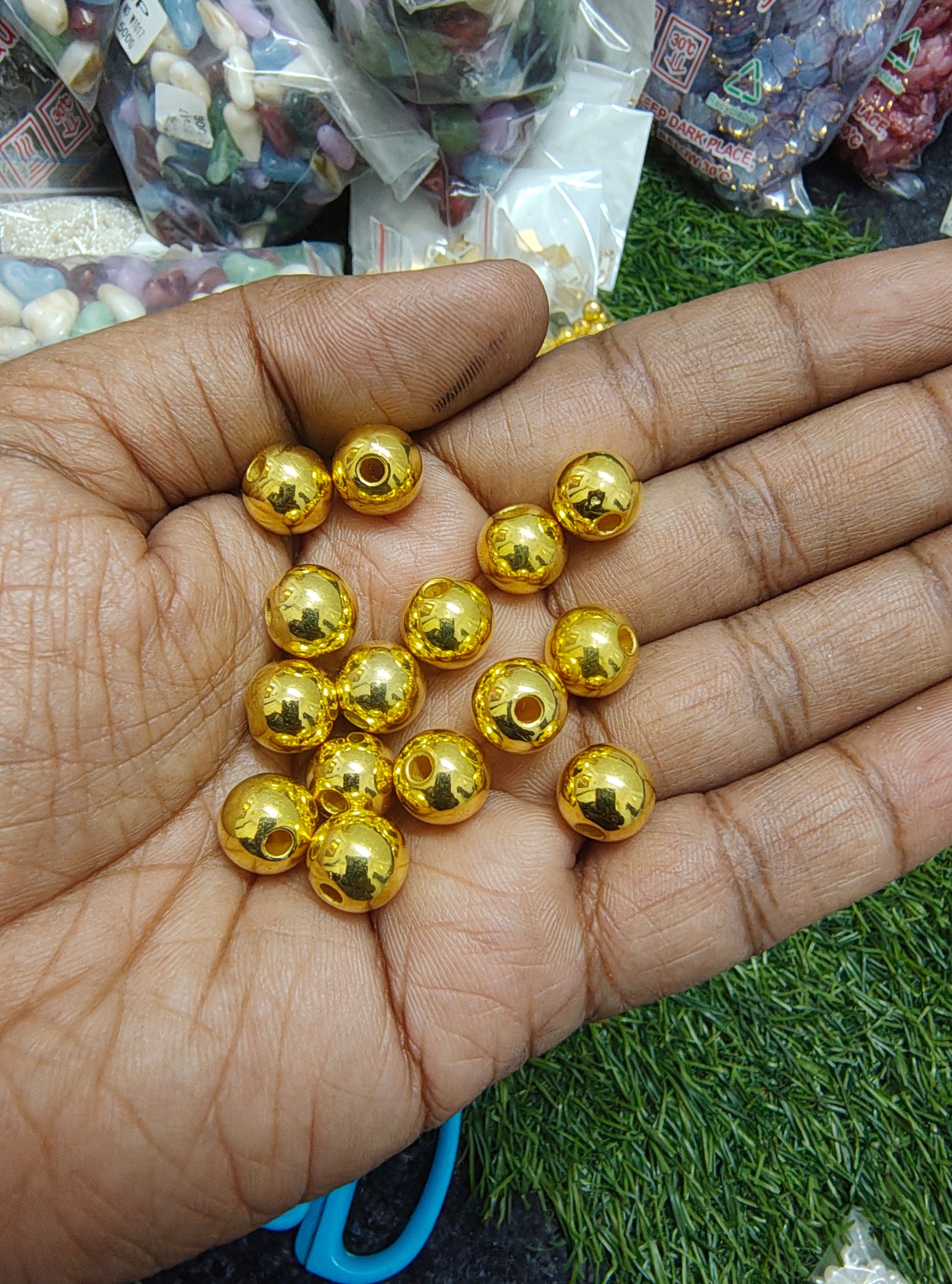 Golden acrylic cc beads (AB2034)