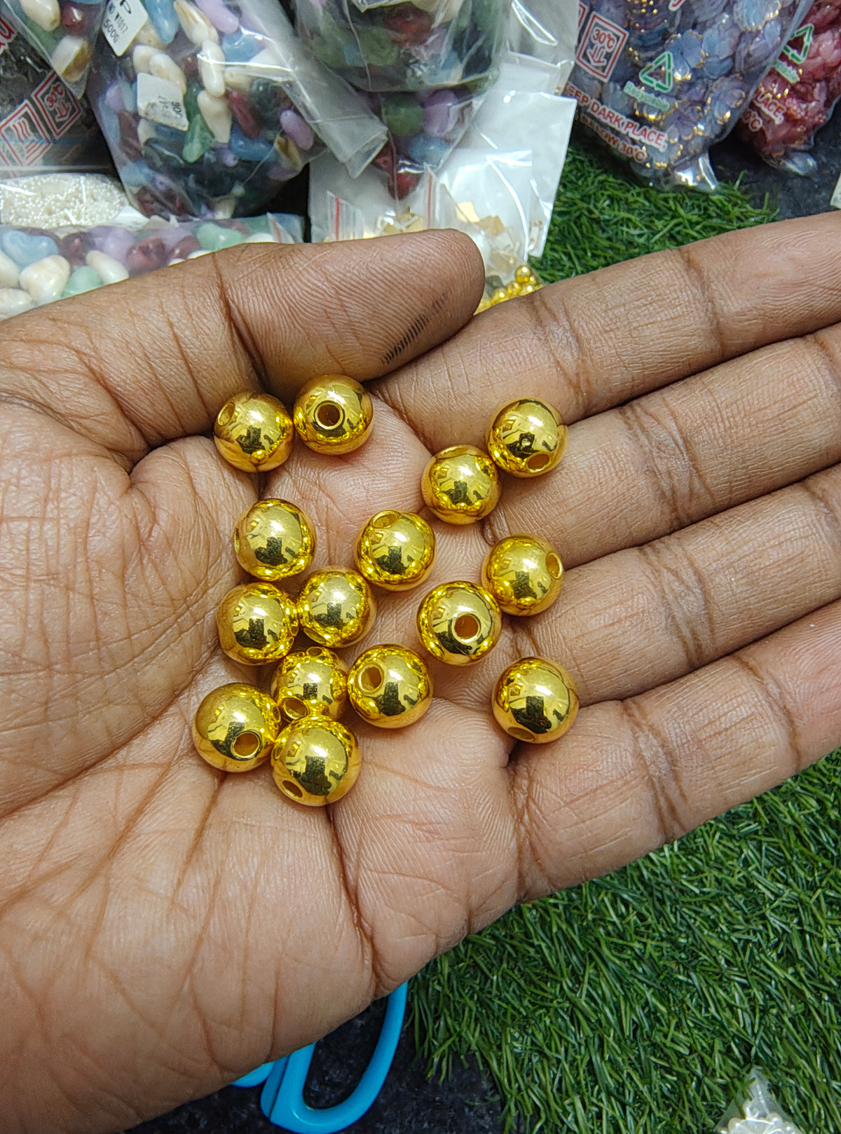 Golden acrylic cc beads (AB2034)