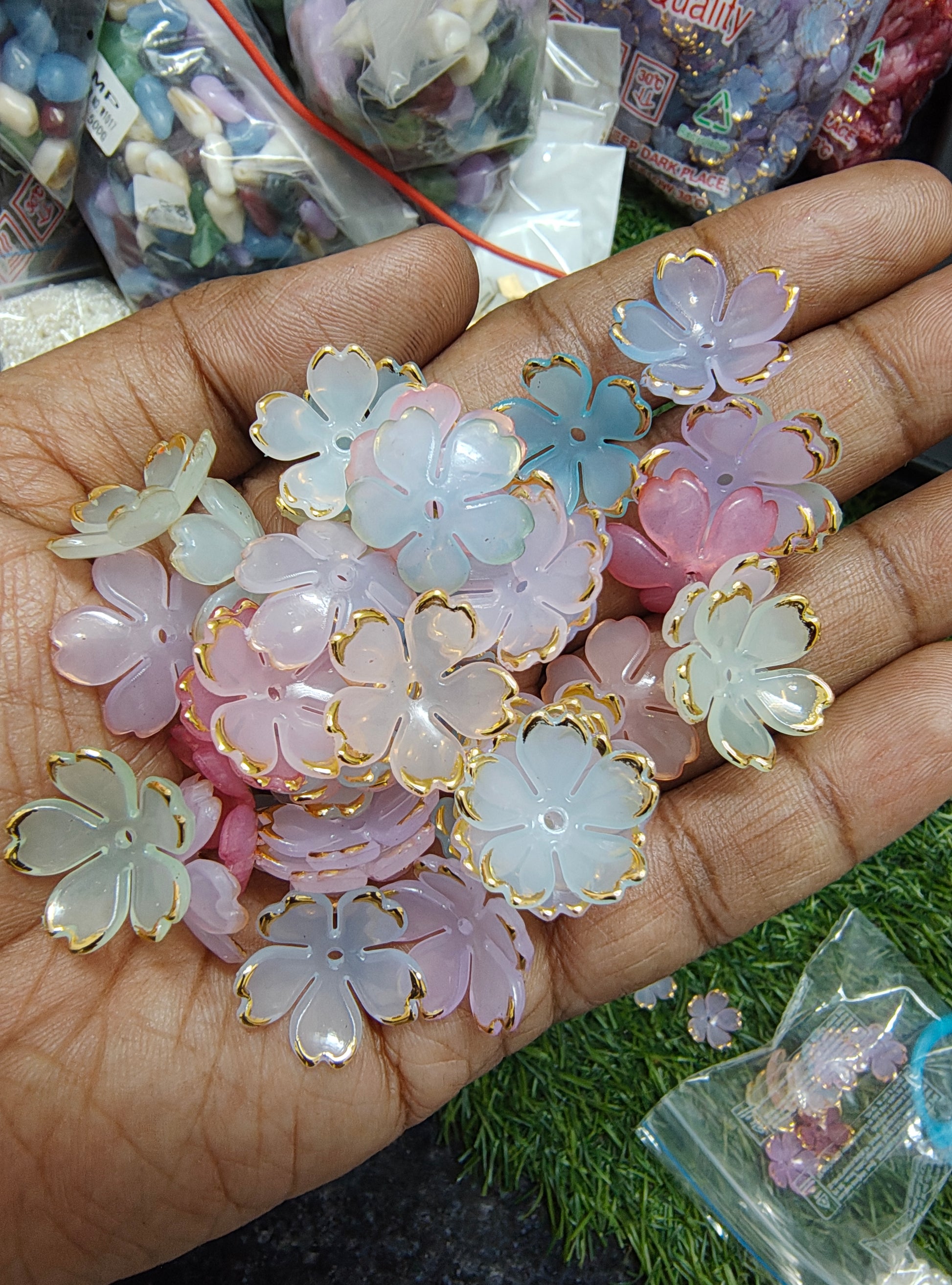 Mix colour acrylic flower with golden border (AB2089)