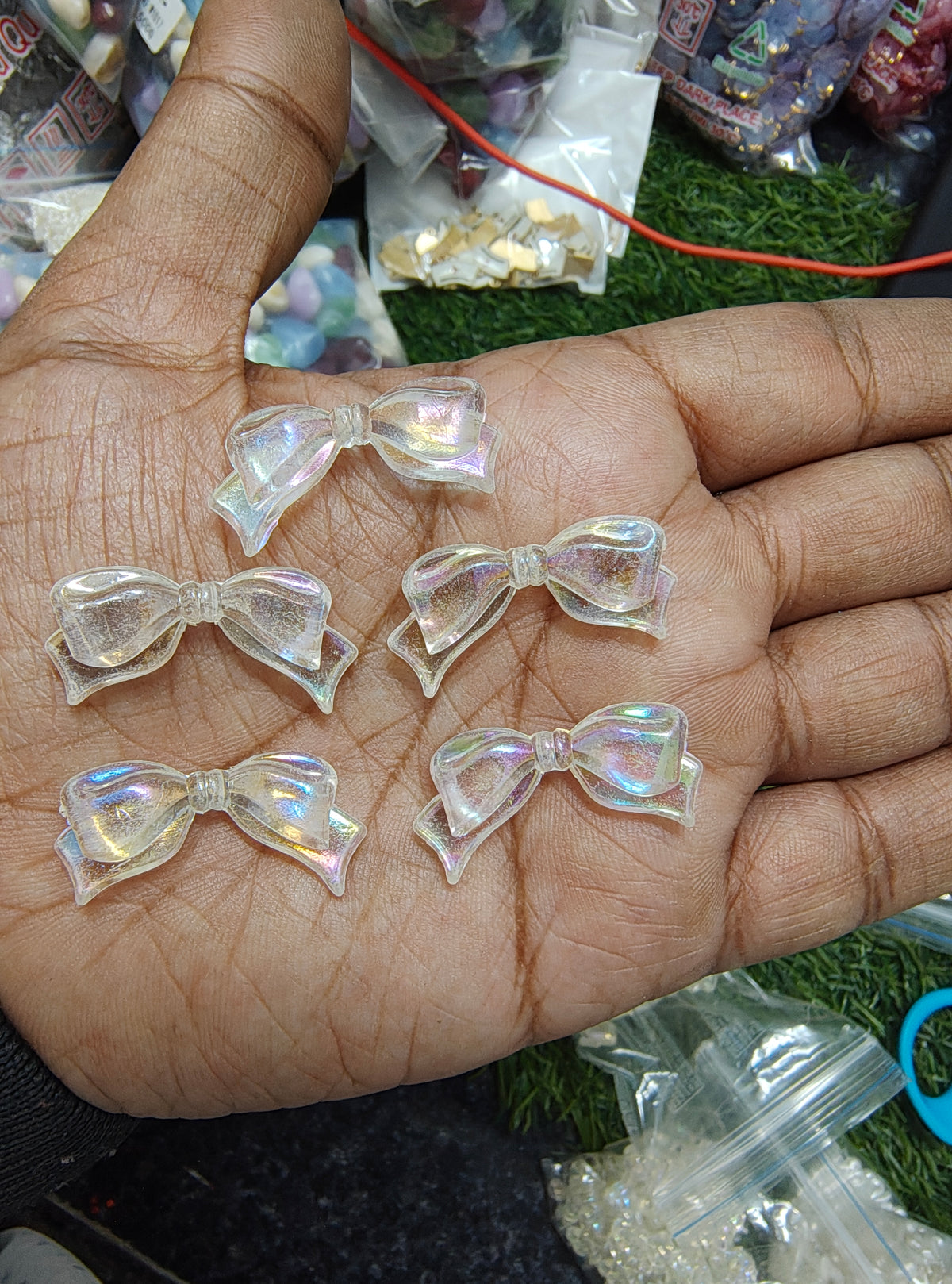 Acrylic transparent bow beads 30 MM (AB2082)
