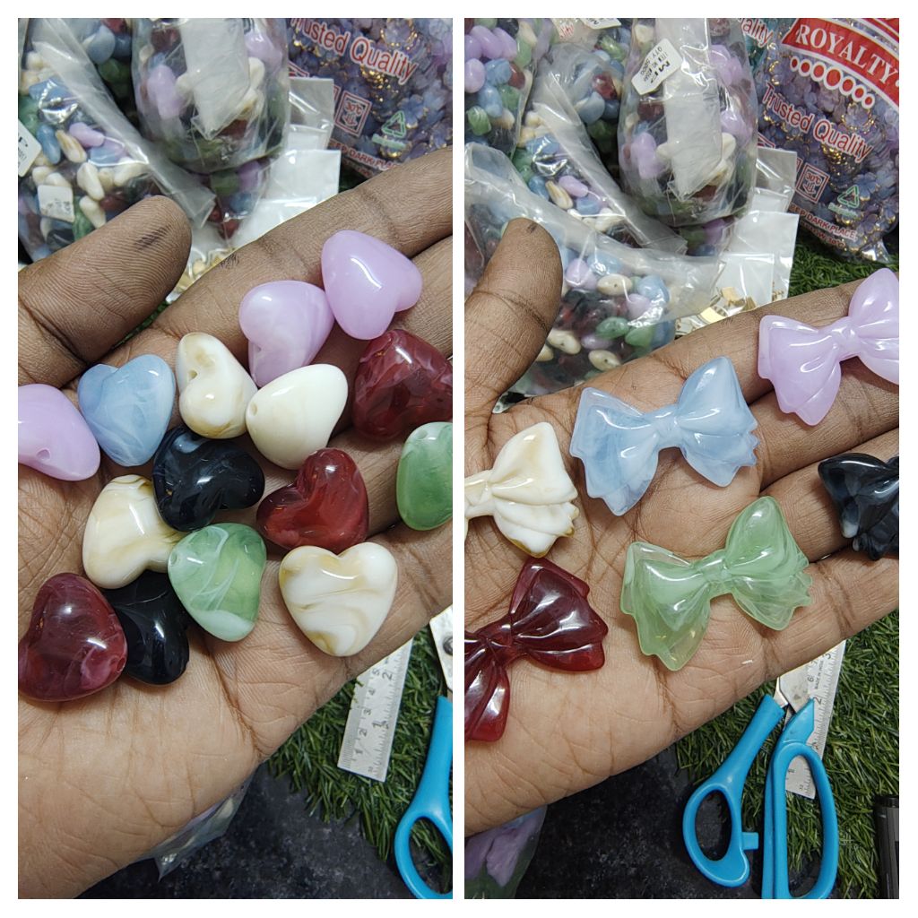 Acrylic uv heart/bow multicolour beads (AB2093)