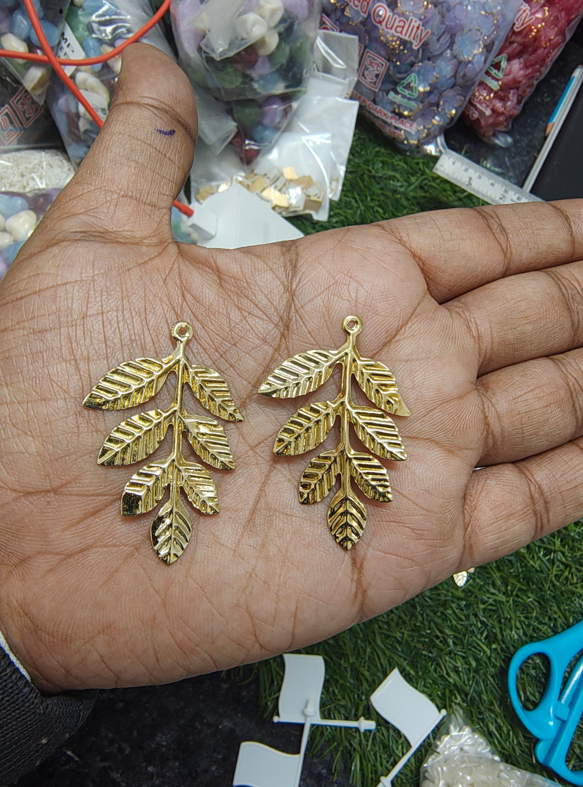 Light weight metal leaf golden ( MTC7027 )