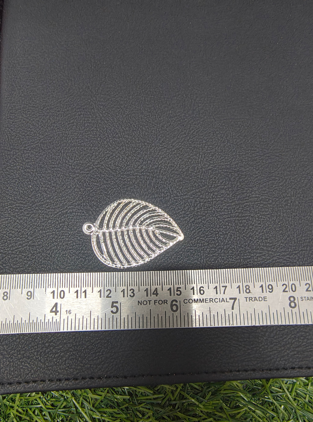 Light weight silver metal leaf ( MTC7026 )