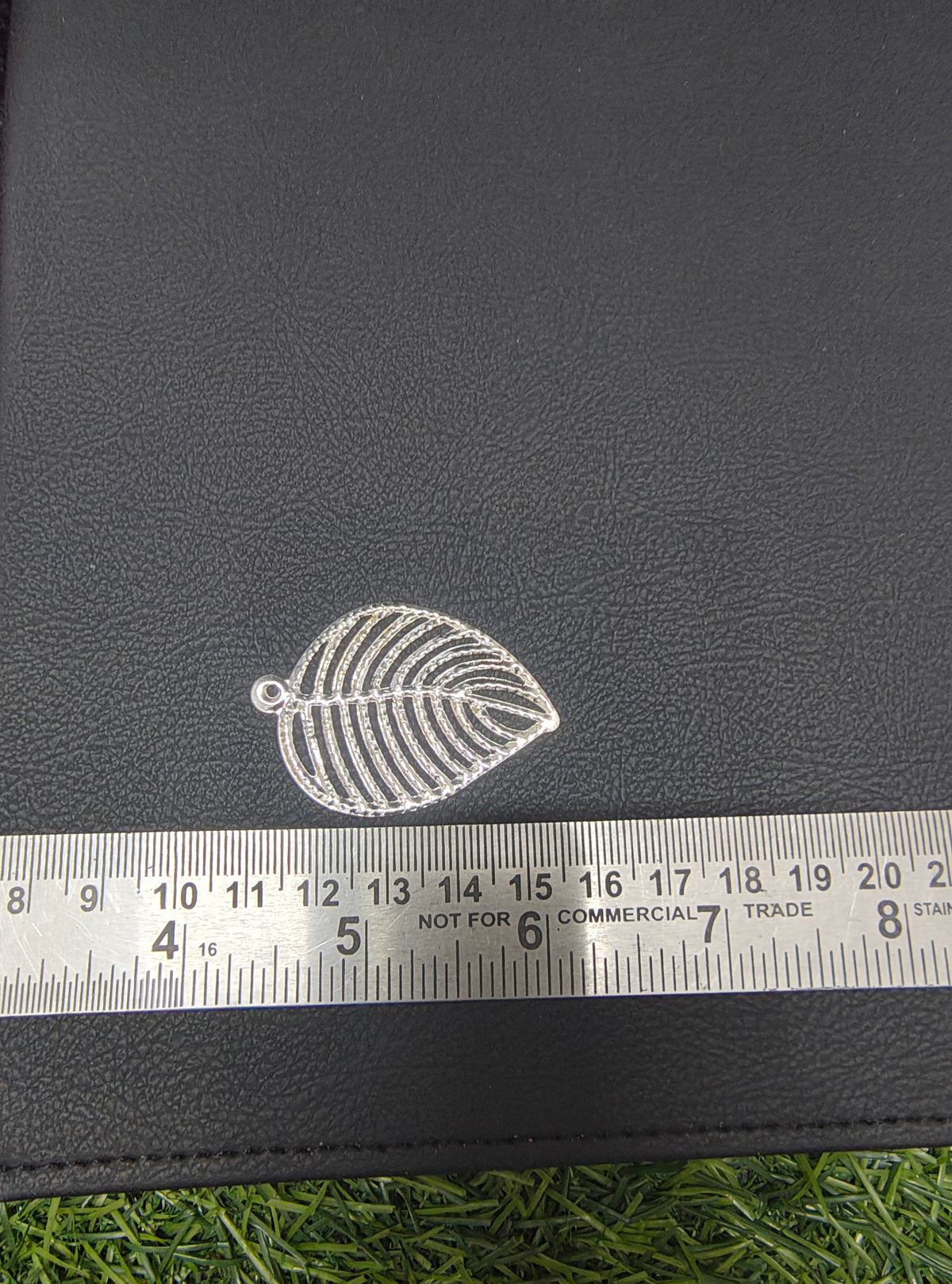 Light weight silver metal leaf ( MTC7026 )