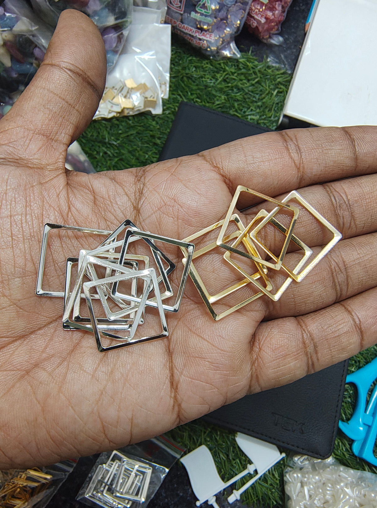 25mm square resin rings (JF1046)