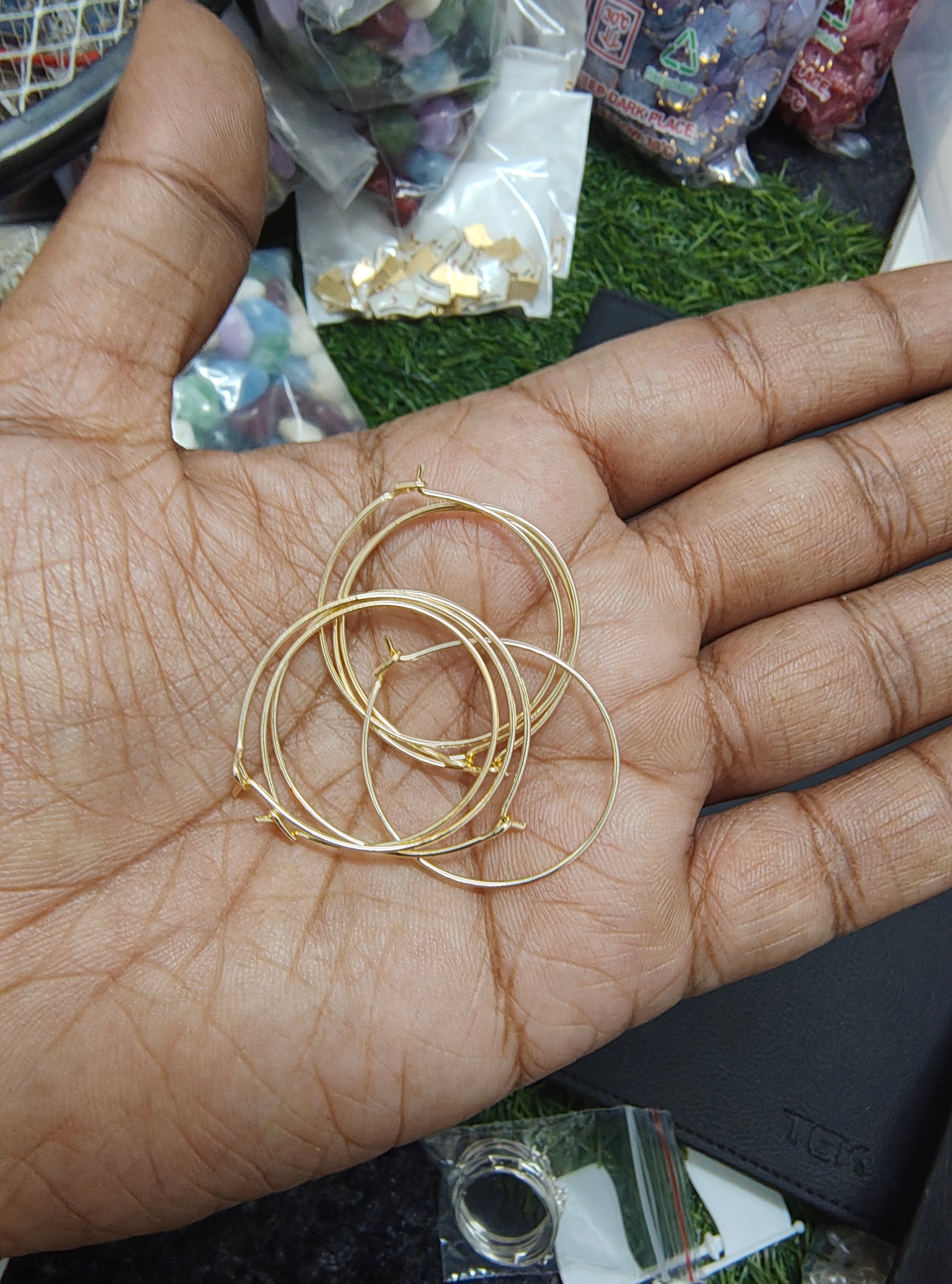 25mm golden wire hoop earrings